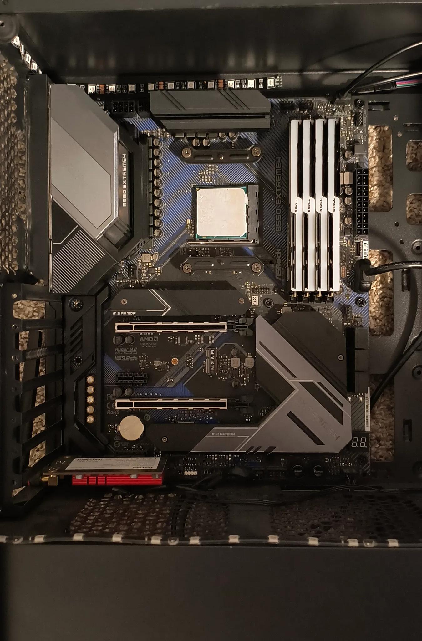 B550 Extreme Wifi 5700G 32Gb 3600 CL14