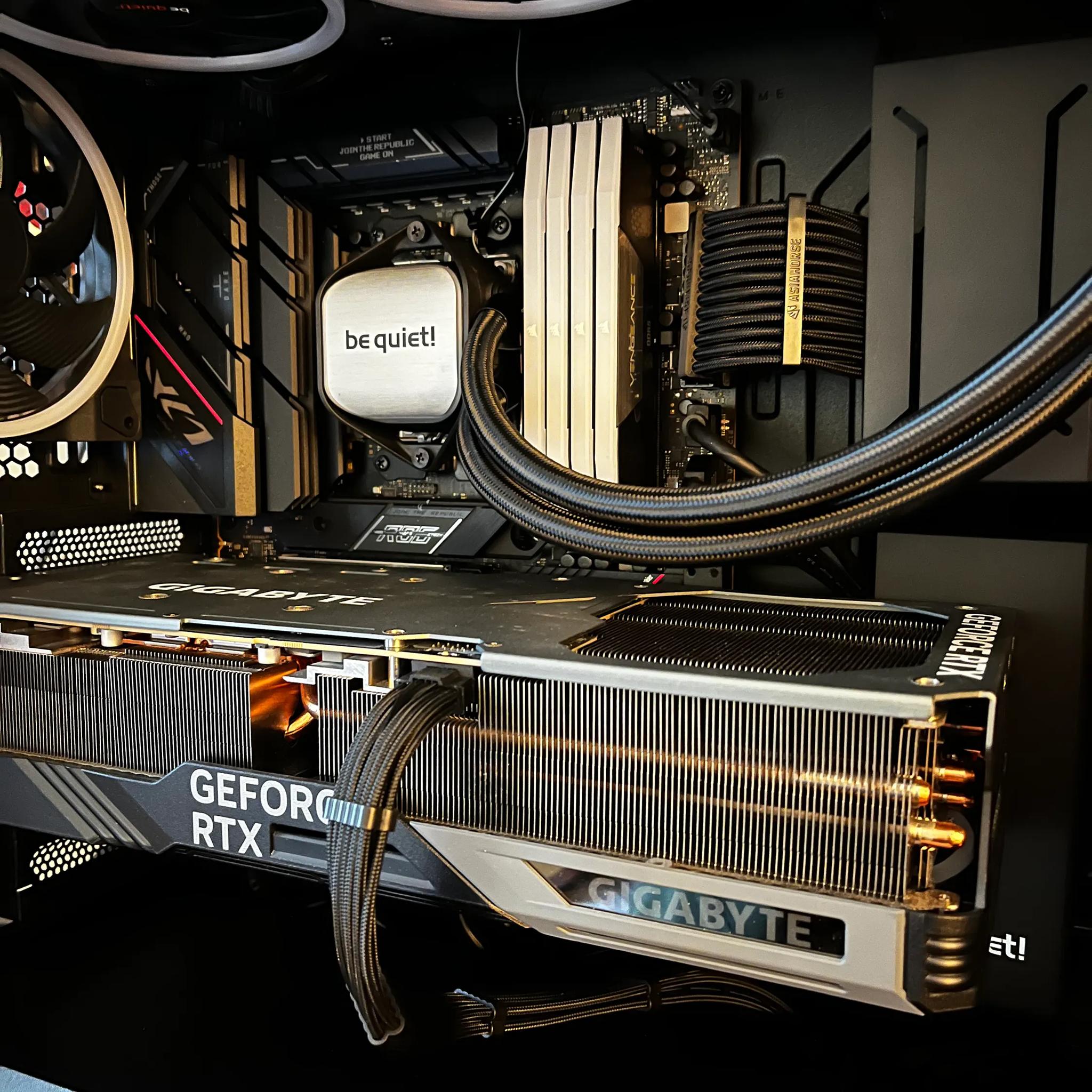 Dark Horse -  RTX 4080 | Ryzen 9 7900X | 64GB @6000 MT/s CL30 | 4TB storage| 1000W PSU 80% Platinum