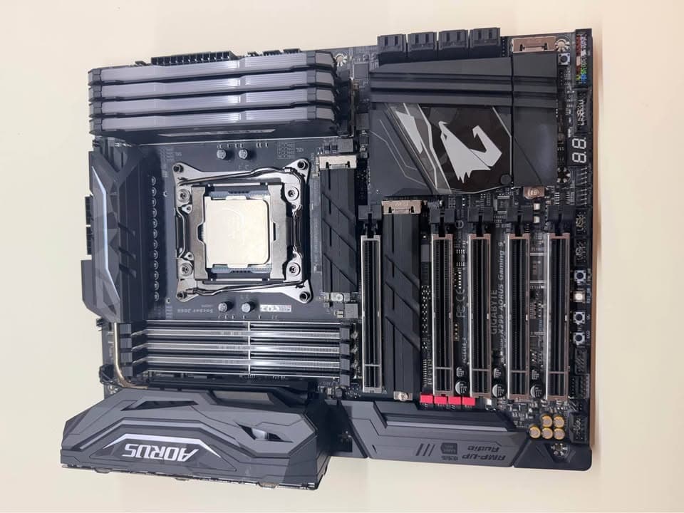 Gigabyte AORUS X299 Gaming 9 i9-7900X 32GB DDR4 Motherboard Combo