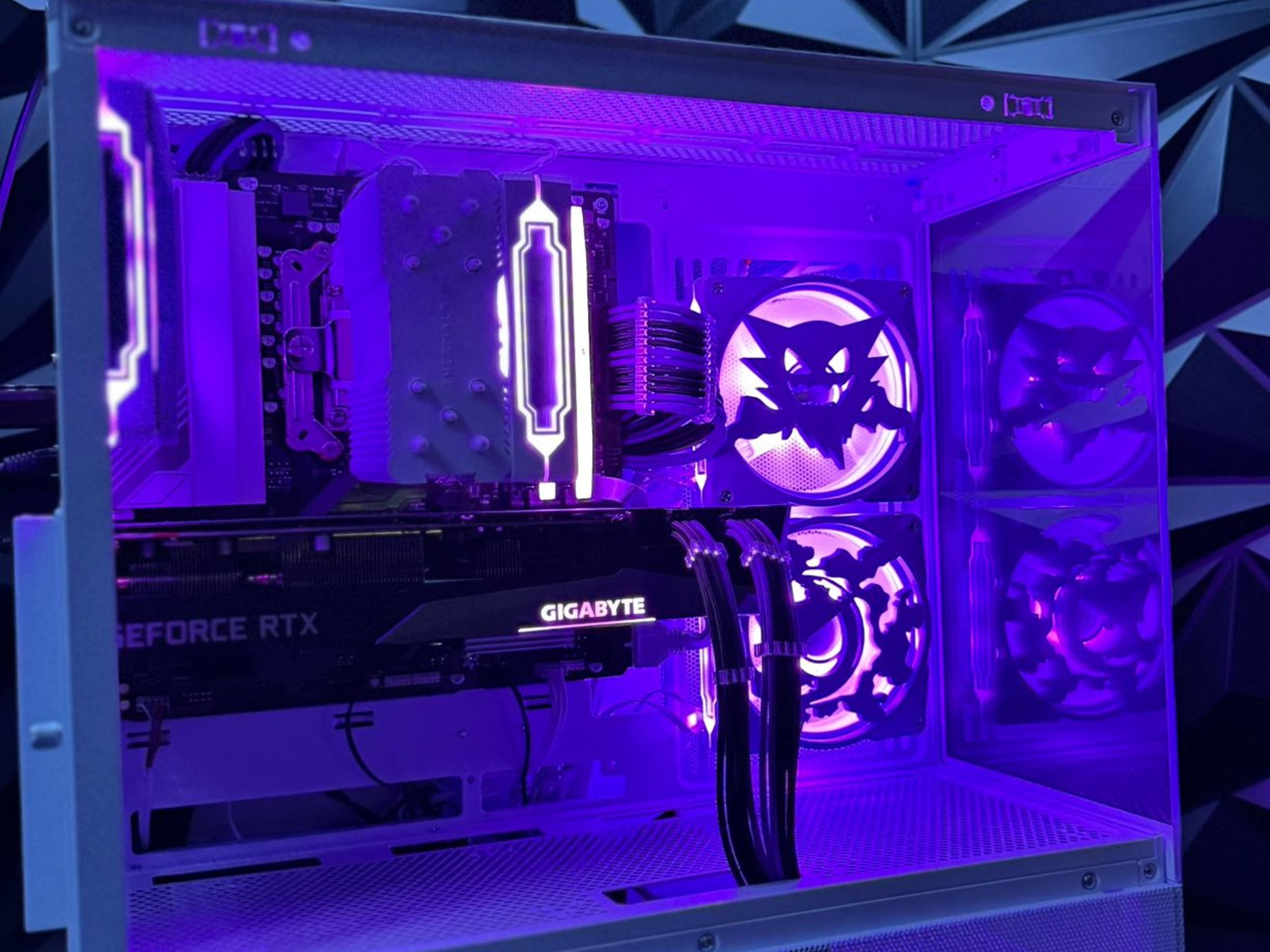 💀 Gakaiko Gengar 🟣 Ryzen 5 9600X| RTX 3070| 32 GB DDR5 6000MHZ| 2.5 TB NVMe