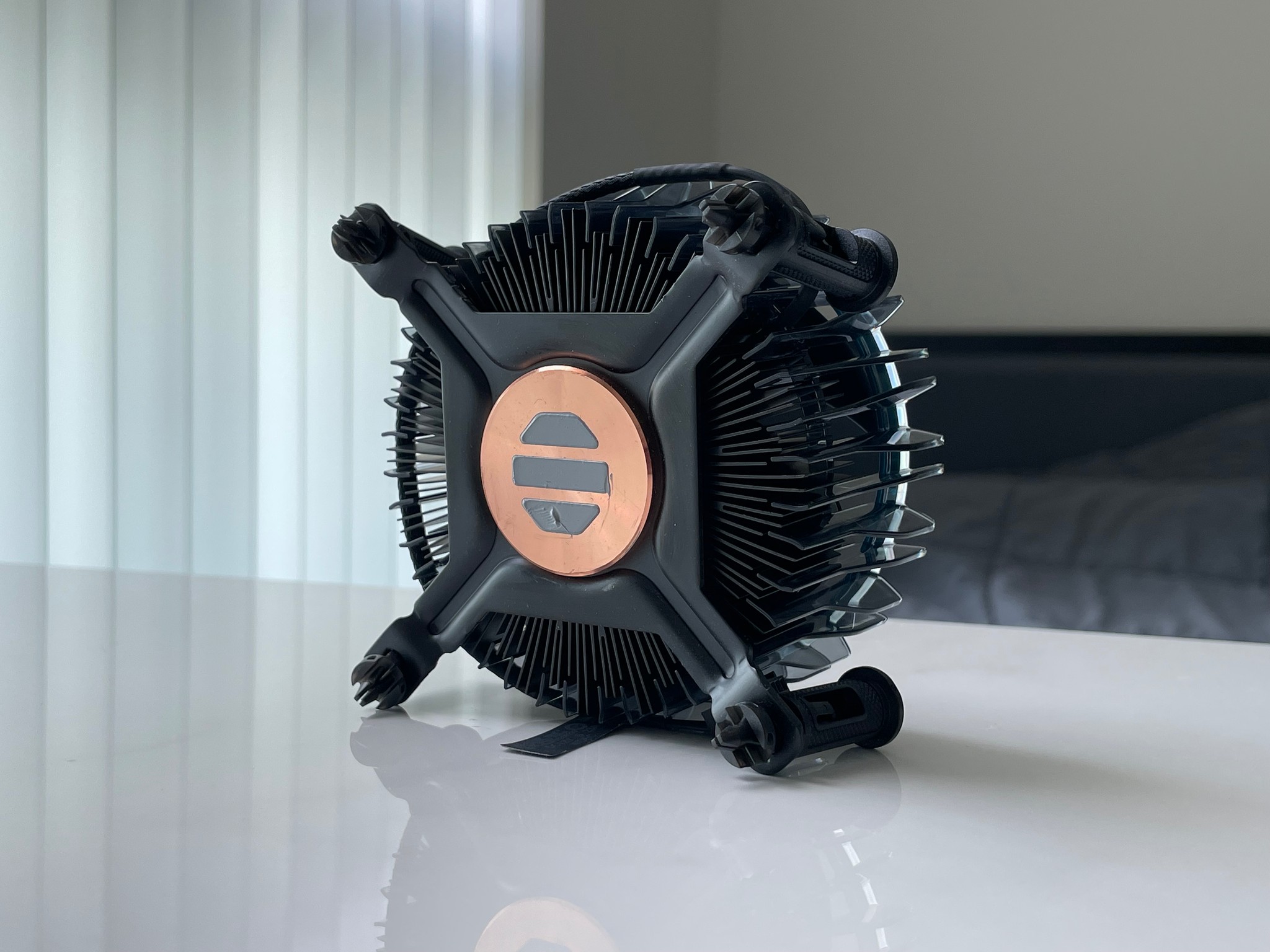 Intel Laminar RM1 Aluminum Heatsink Low Profile LGA 1700 4-Pin Stock Cooler - Black/Blue