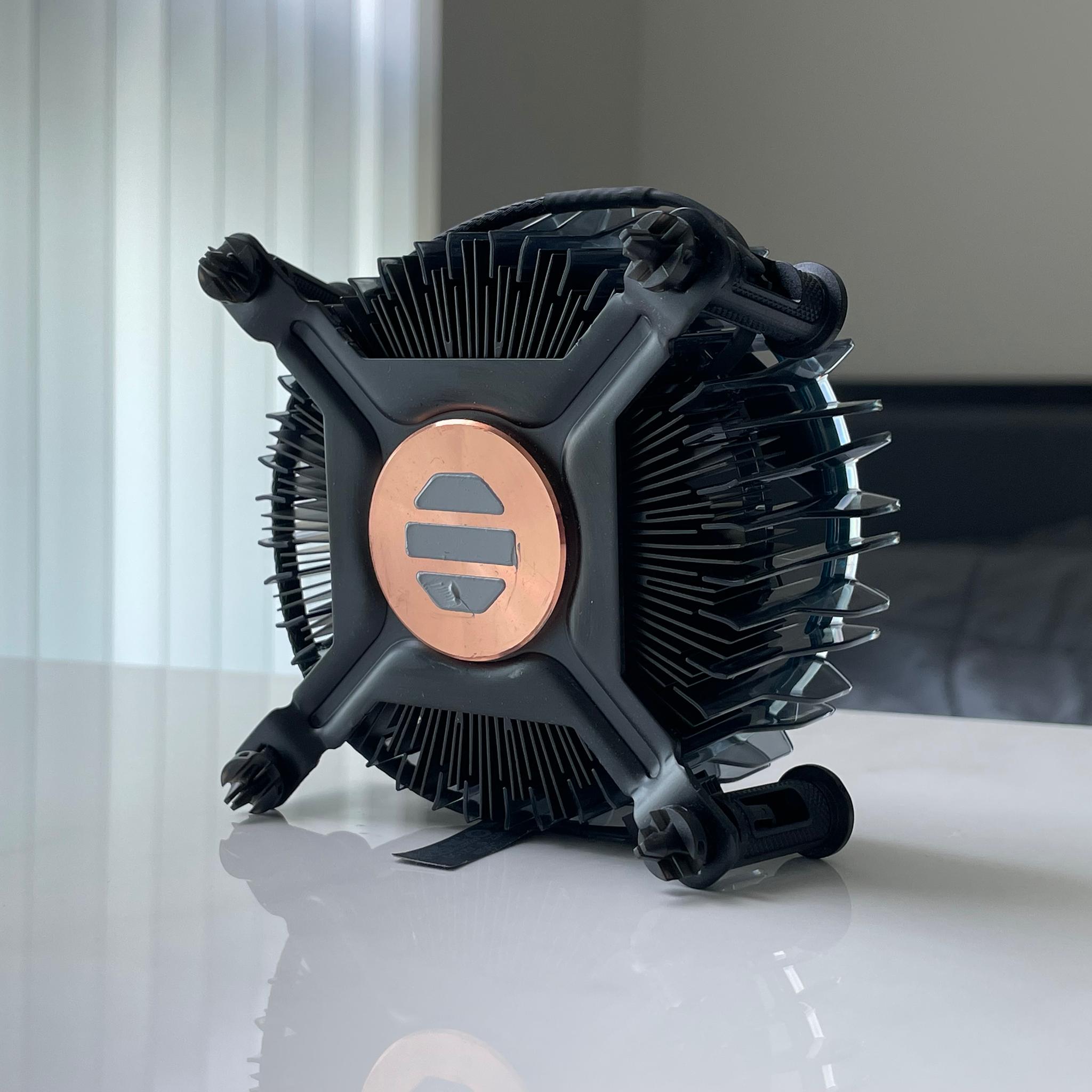 Intel Laminar RM1 Aluminum Heatsink Low Profile LGA 1700 4-Pin Stock Cooler - Black/Blue