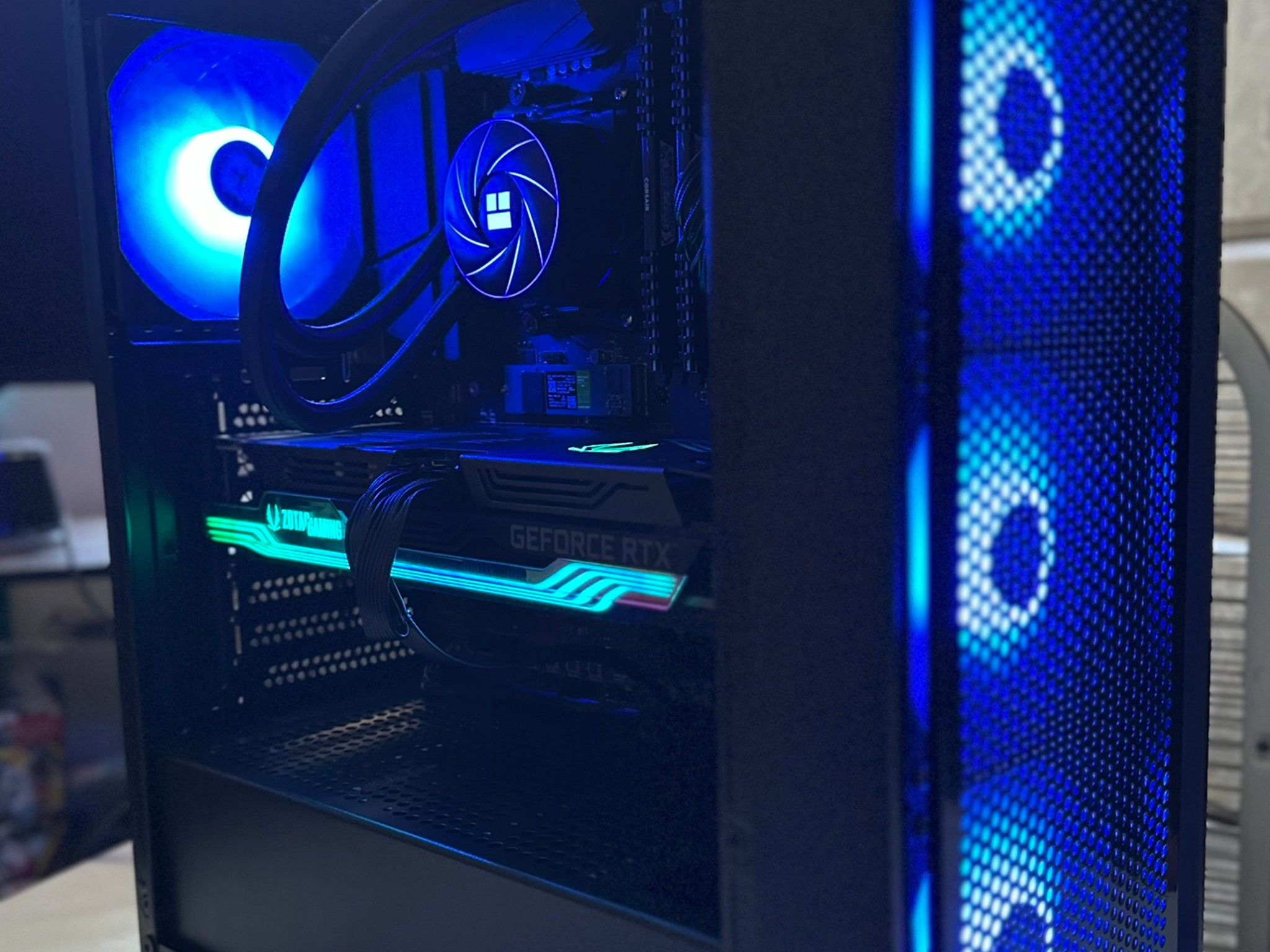 Ryzen 7 3800X / RTX 3070 Ti / 1TB NVME / 32GB RAM