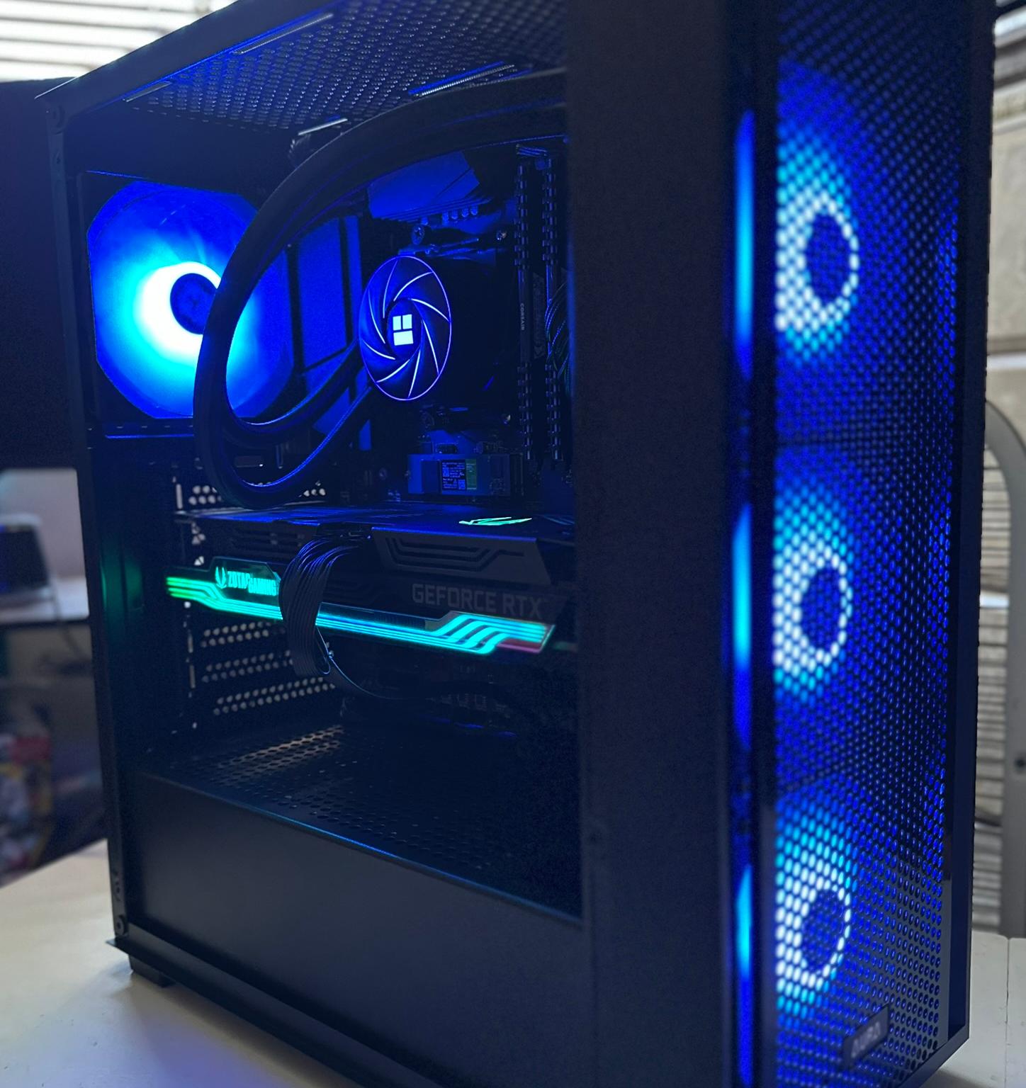 Ryzen 7 3800X / RTX 3070 Ti / 1TB NVME / 32GB RAM