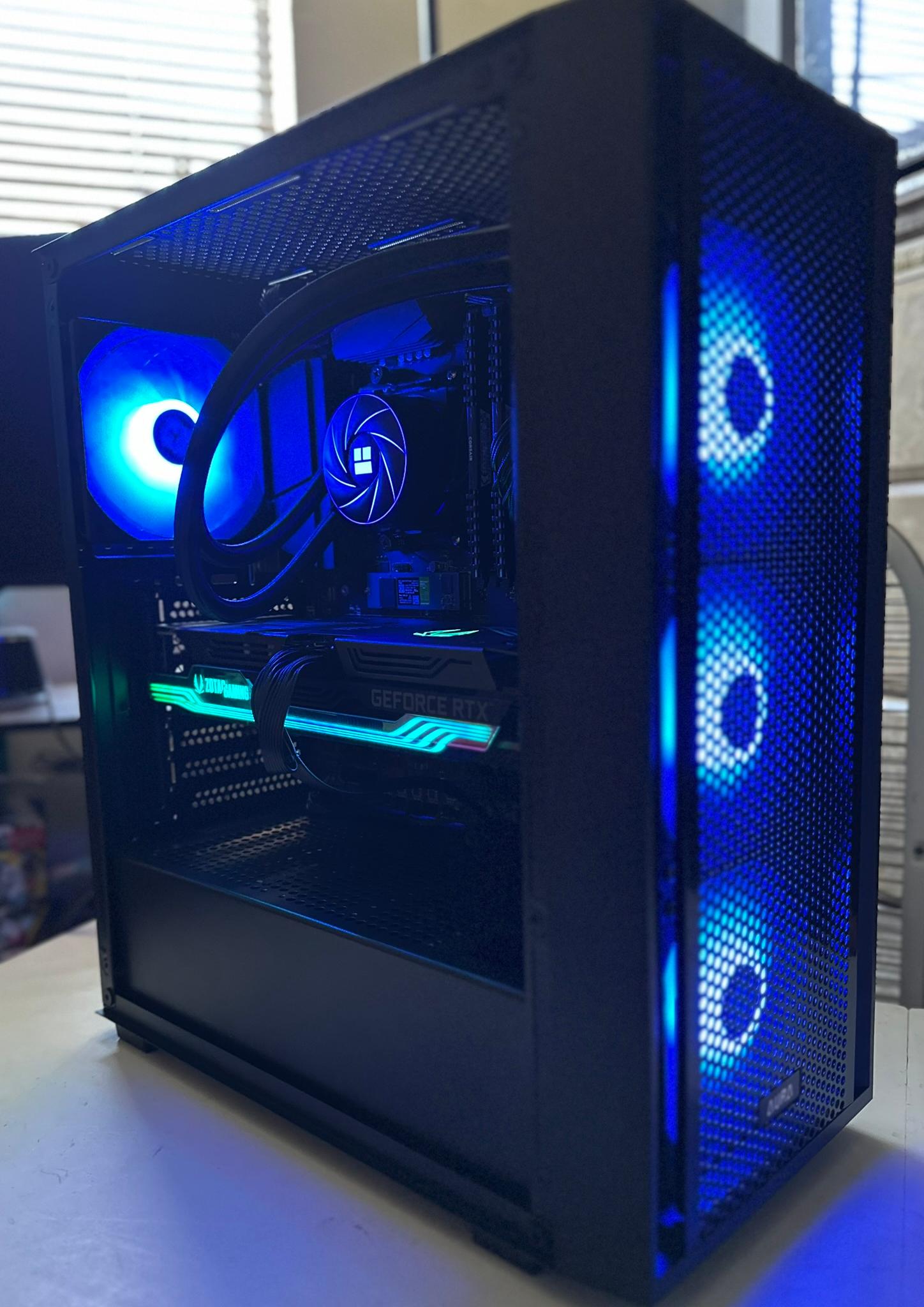 Ryzen 7 3800X / RTX 3070 Ti / 1TB NVME / 32GB RAM