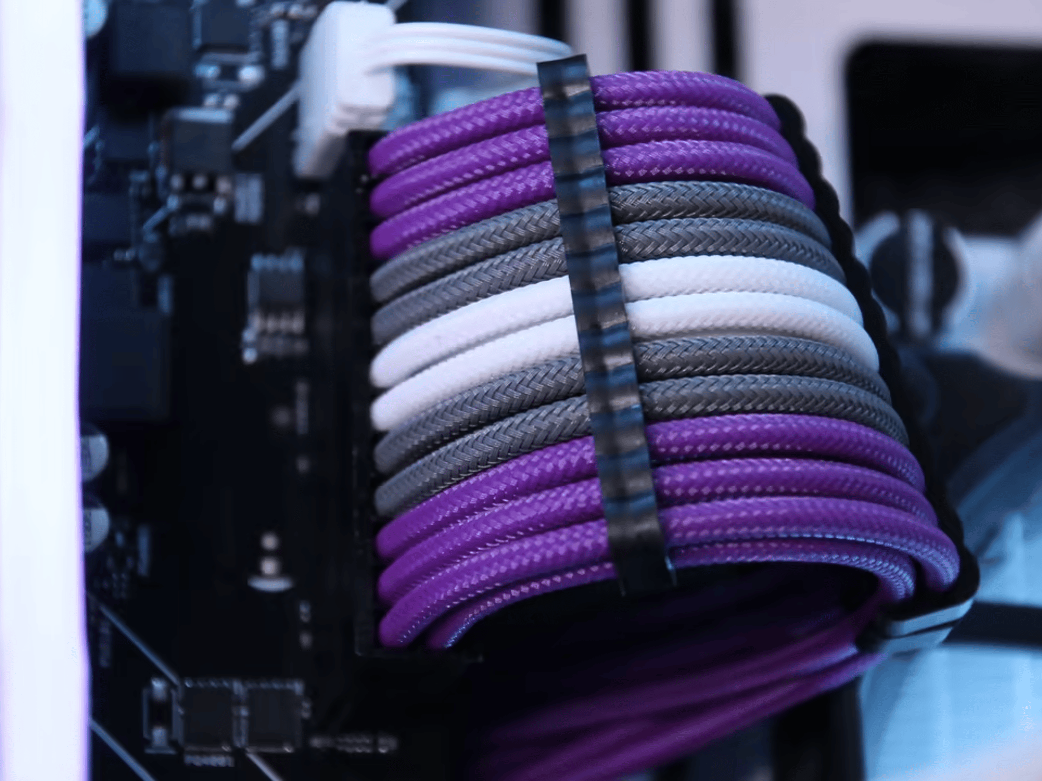 "VISION ULTIMA" // Core i5-12400 // RTX 3060 Ti // 32GB RAM // 1TB NVMe SSD