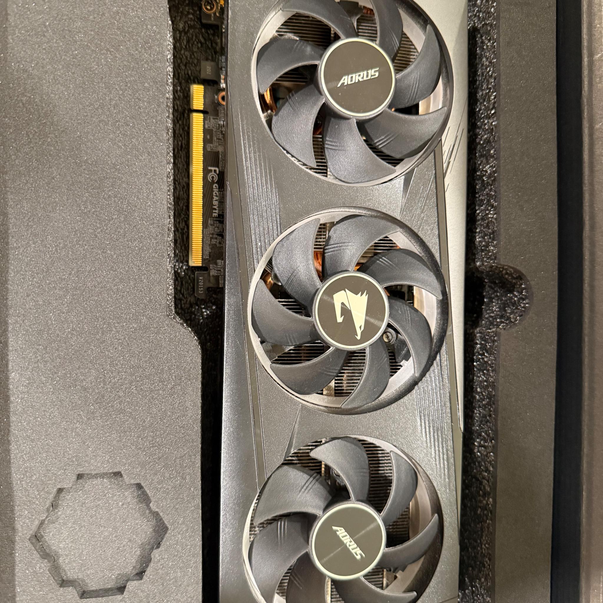 Gigabyte RTX 3050 8GB 3-fan Windforce