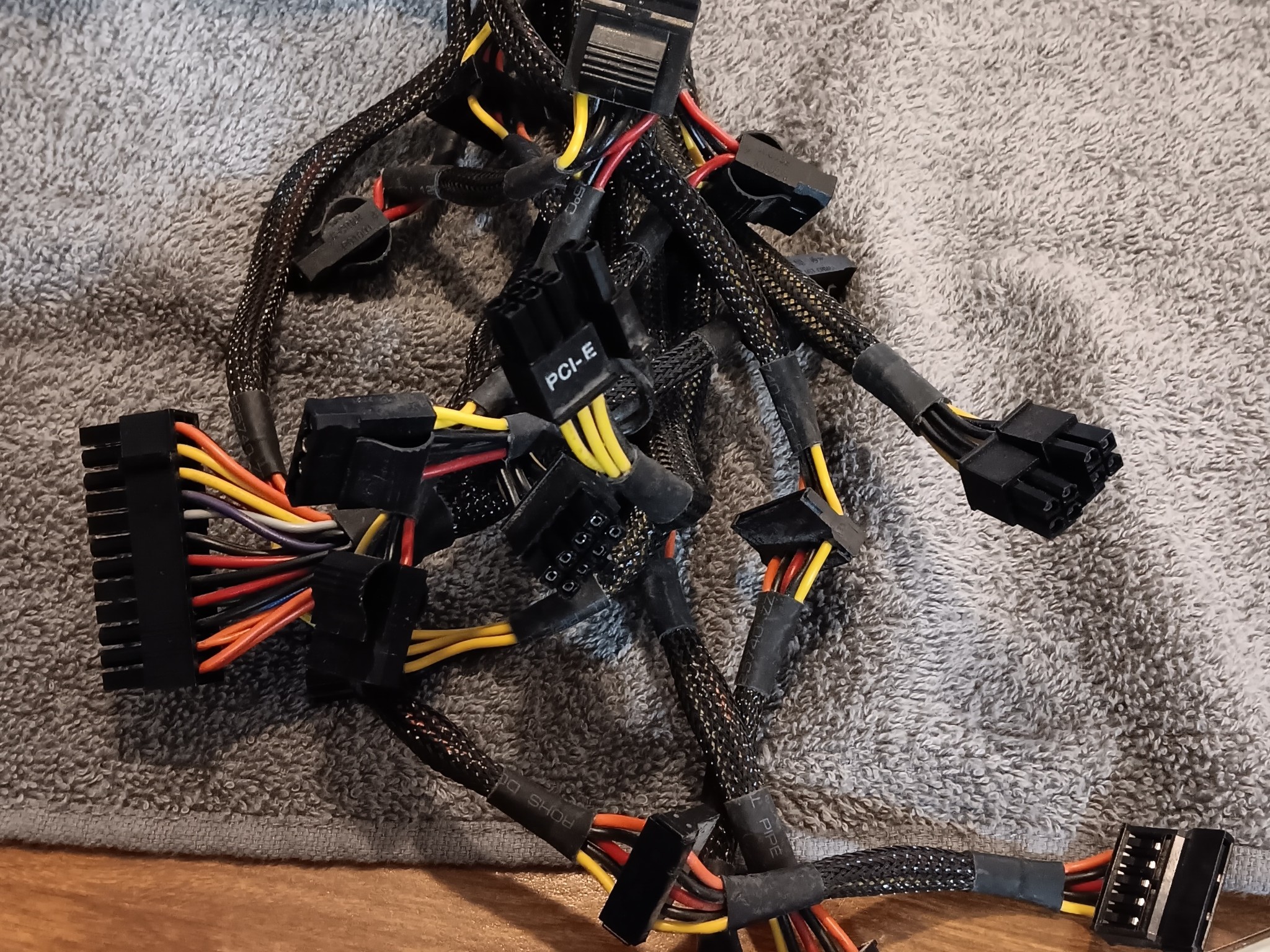 Seasonic SS-620GB 620 Watt 80+ Bronze PSU Working Pull