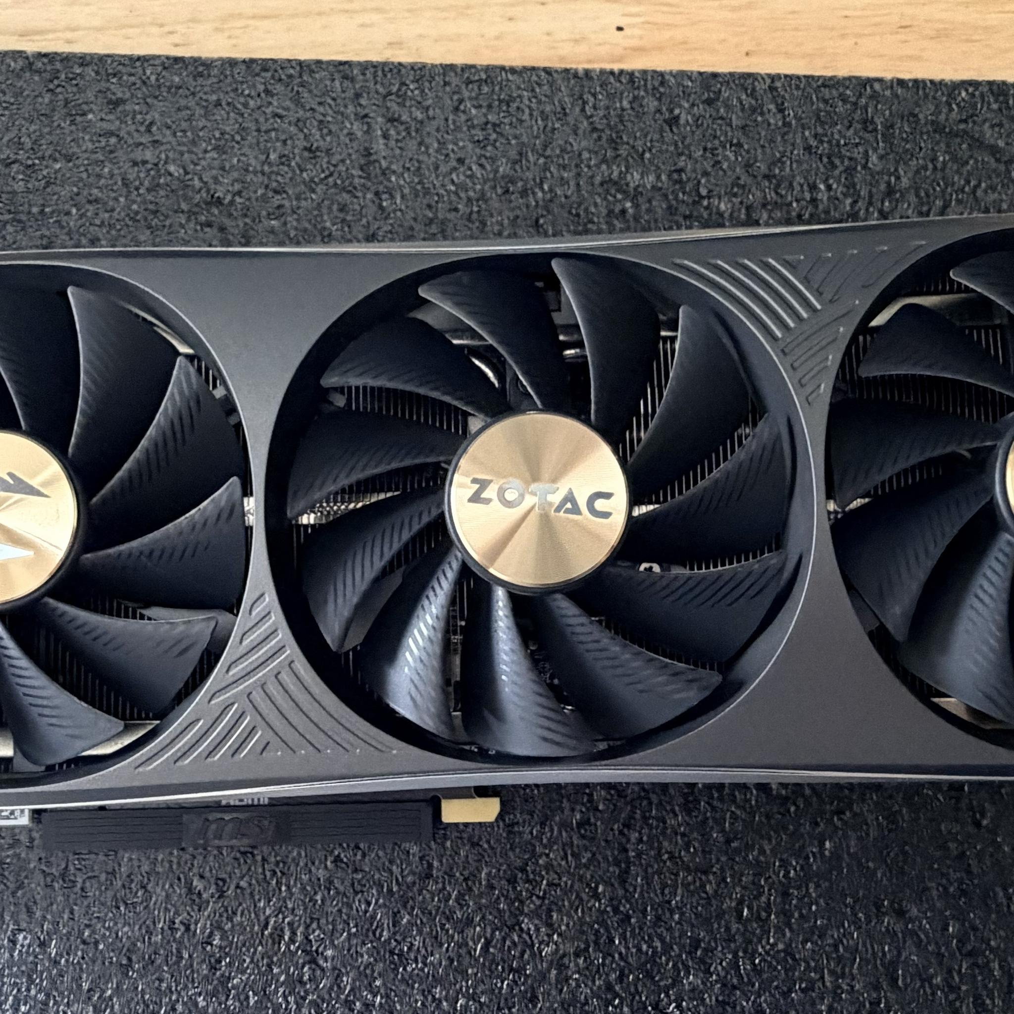 ZOTAC GAMING GeForce RTX 4070 Ti Trinity OC