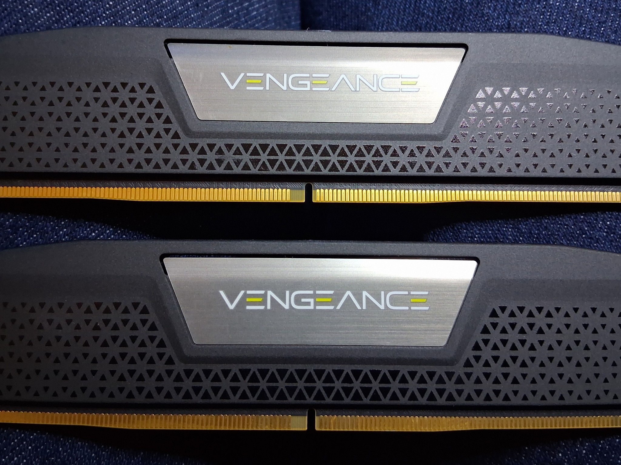 Corsair Vengeance  32GB Kit DDR5 5600 MT/s  CL36