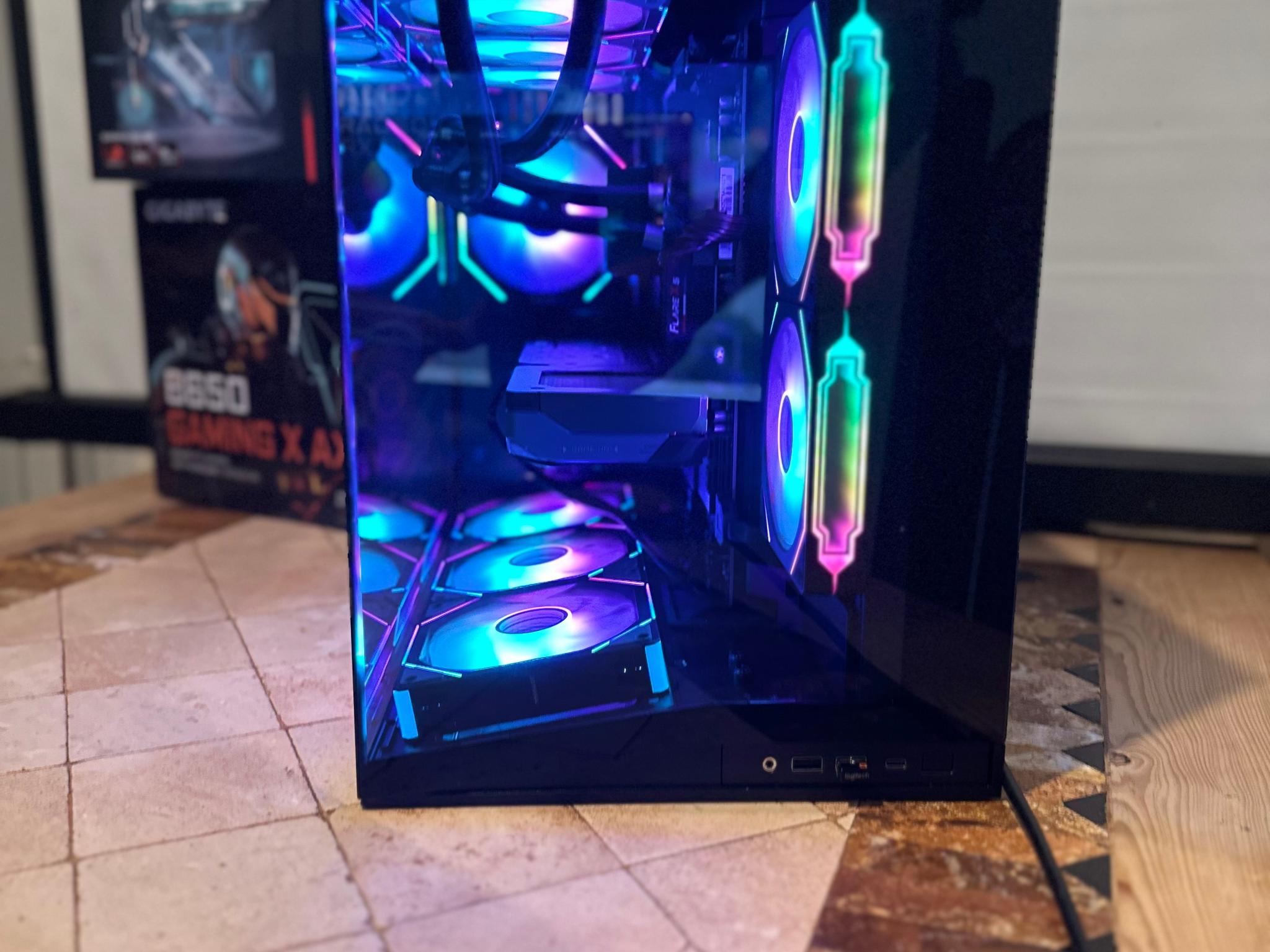 Ryzen 7 9700X / RX 9060XT 16GB - Lian Li O11 Dynamic Mini Mid-Tower Black, 1TB & 500GB M.2