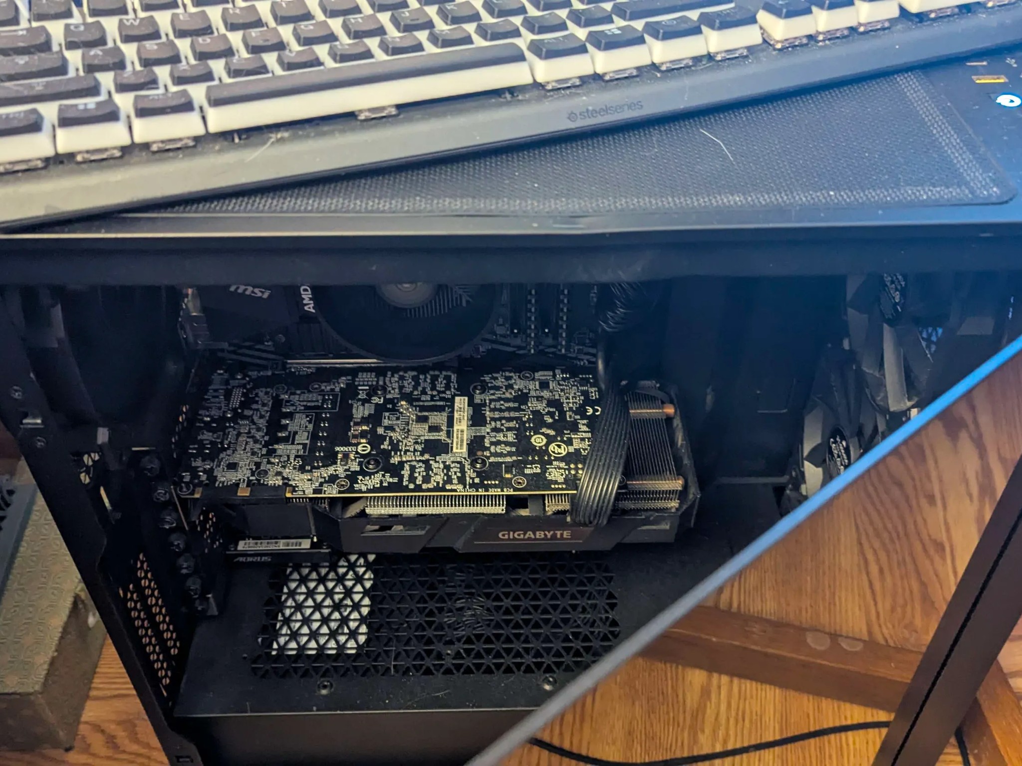 1700x 1070 gaming pc -ready to play & free from bloatware