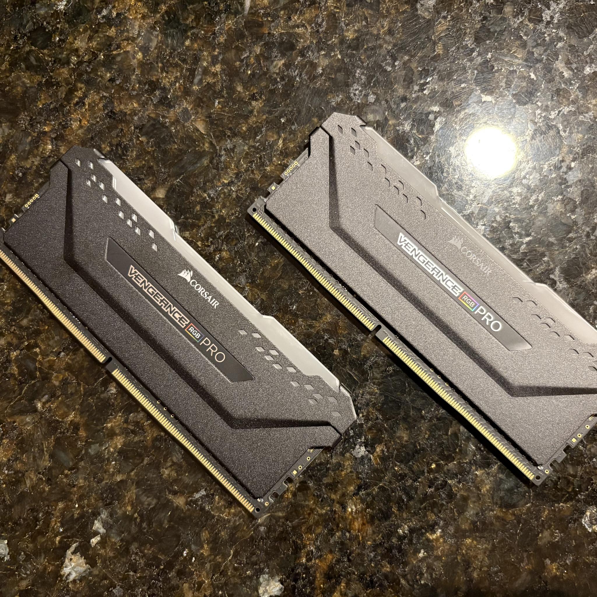 CORSAIR VENGEANCE RGB PRO 16GB (2x8GB) DDR4 DRAM 3600MHz C18 Memory Kit