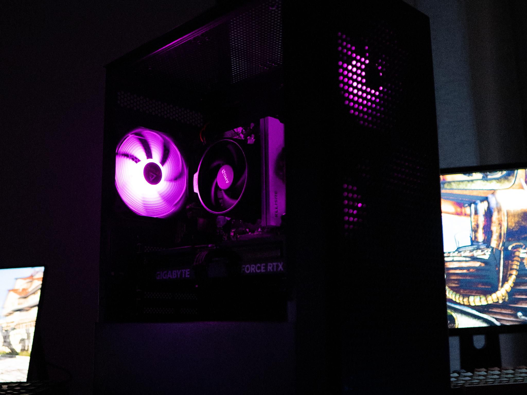 ⛈️❄️ | GIGABYTE RTX 4060 Ti | RYZEN 7 5700X | 32GB DDR4 RAM | 2TB NVME SSD | Arctic Snow 2.0