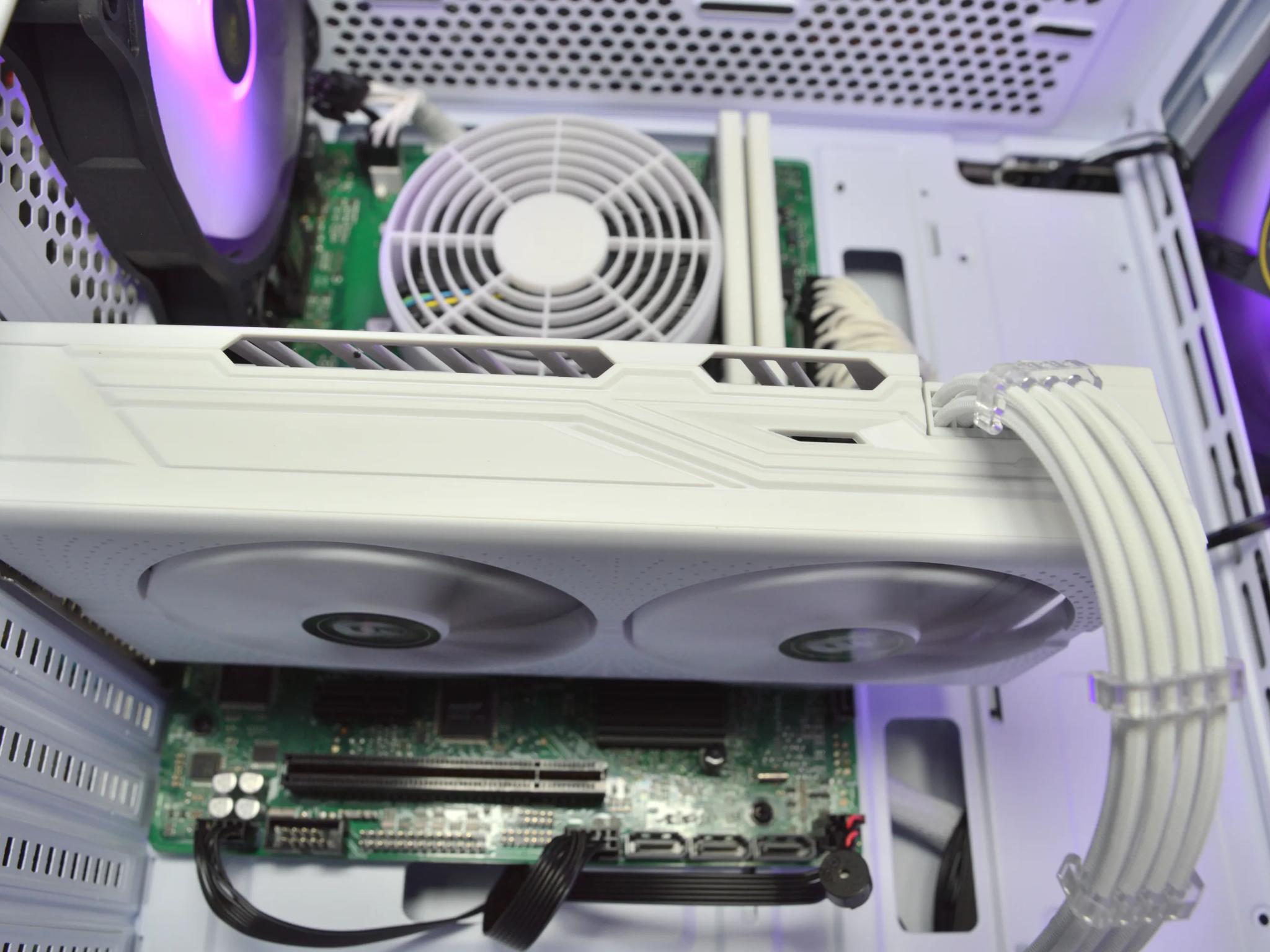 🟣⚪| RX 580 8GB | INTEL i5 8400 | 16GB DDR4 RAM | 512GB NVME SSD | Royal Snow 2.0 |