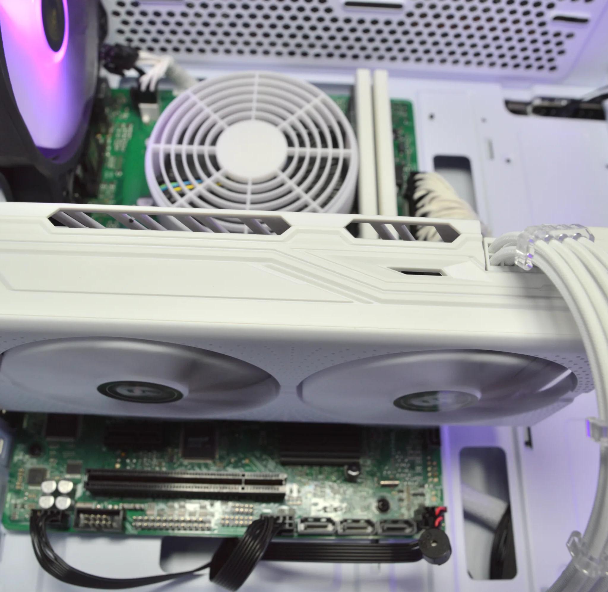 🟣⚪| RX 580 8GB | INTEL i5 8400 | 16GB DDR4 RAM | 512GB NVME SSD | Royal Snow 2.0 |