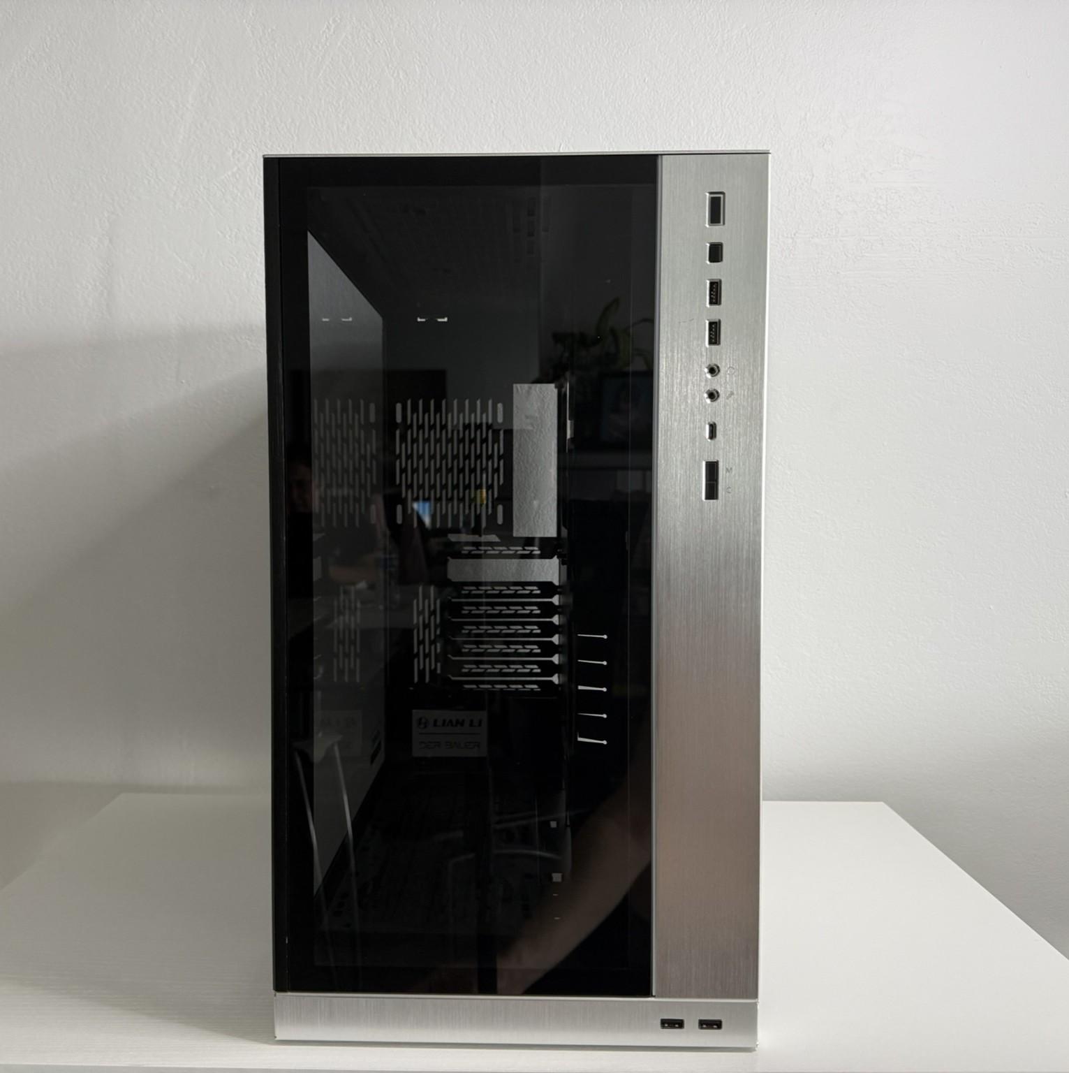 Lian Li O11D XL Tempered Glass ATX Tower Case - Silver