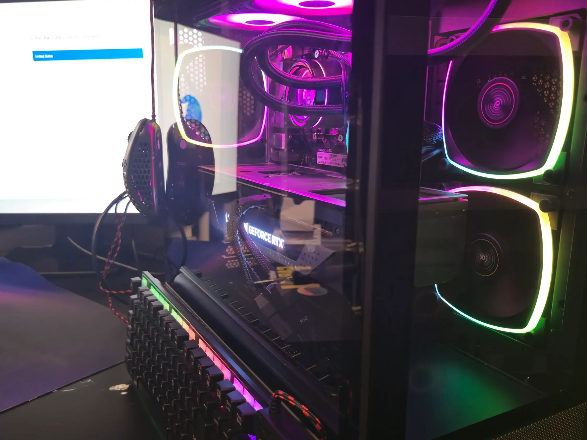 Skytech Azure II (4070 TI Super / Ryzen 7 7800X3D