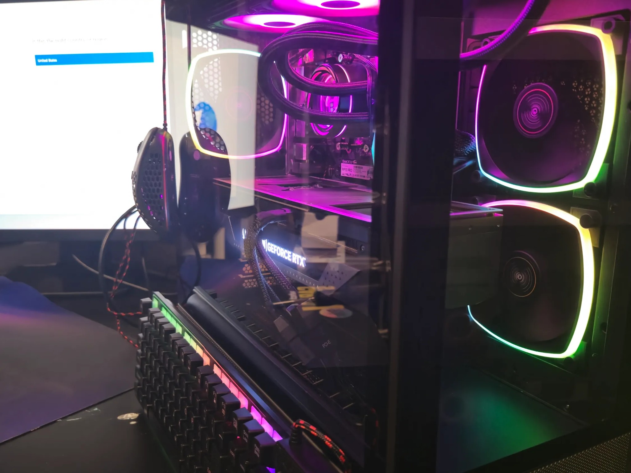 Skytech Azure II (4070 TI Super / Ryzen 7 7800X3D