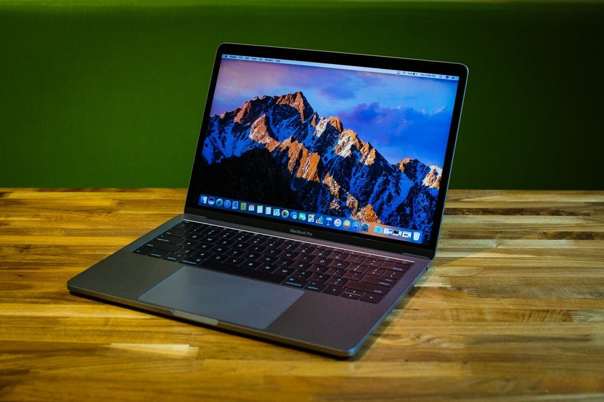 Apple Macbook Pro 13-inch 2017 (Dual-Core i5, 16GB RAM, 256GB SSD, Two Thunderbolt 3 Ports)