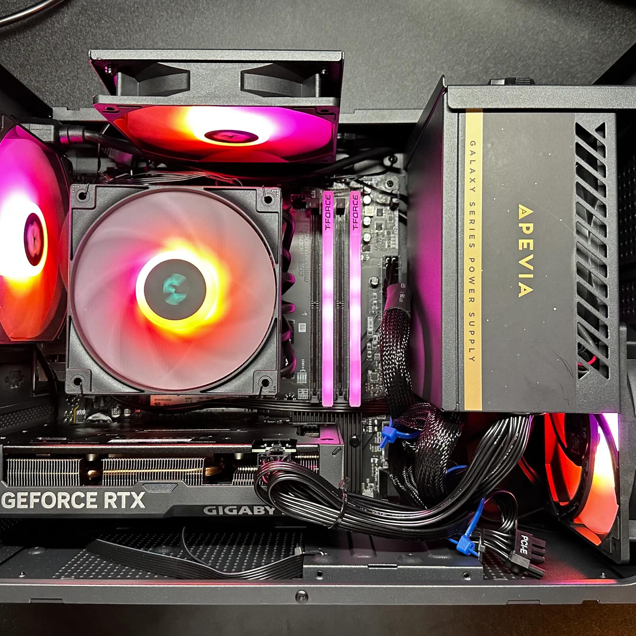 Custom Mini PC Build (Ryzen 5 7600X, 32GB RAM, 1 TB SSD, RTX 4060 Ti 16GB)