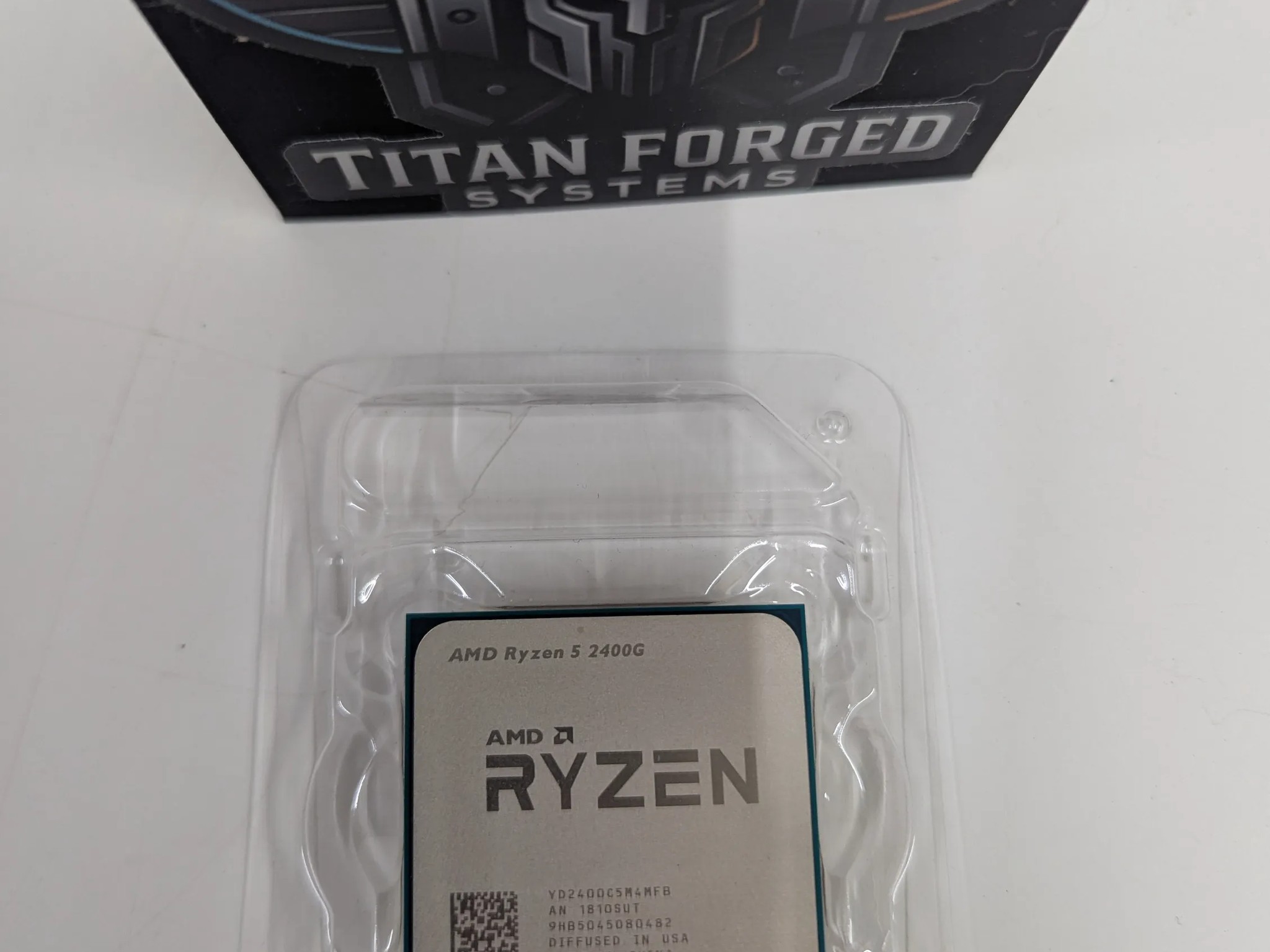 🔹 AMD Ryzen 5 2400G | 4 Cores / 8 Threads | Vega 11 Graphics