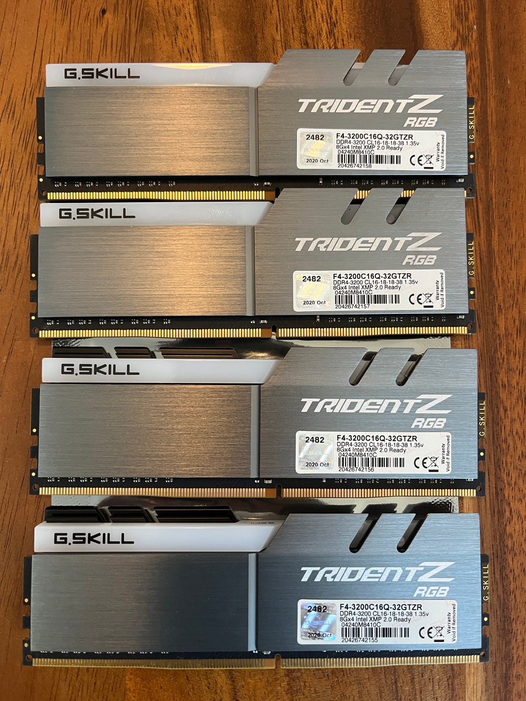拓片31 G. SKILL Trident Z RGB 32GB DDR4 3200 MHz PC4-17000 (F4-3200C16Q