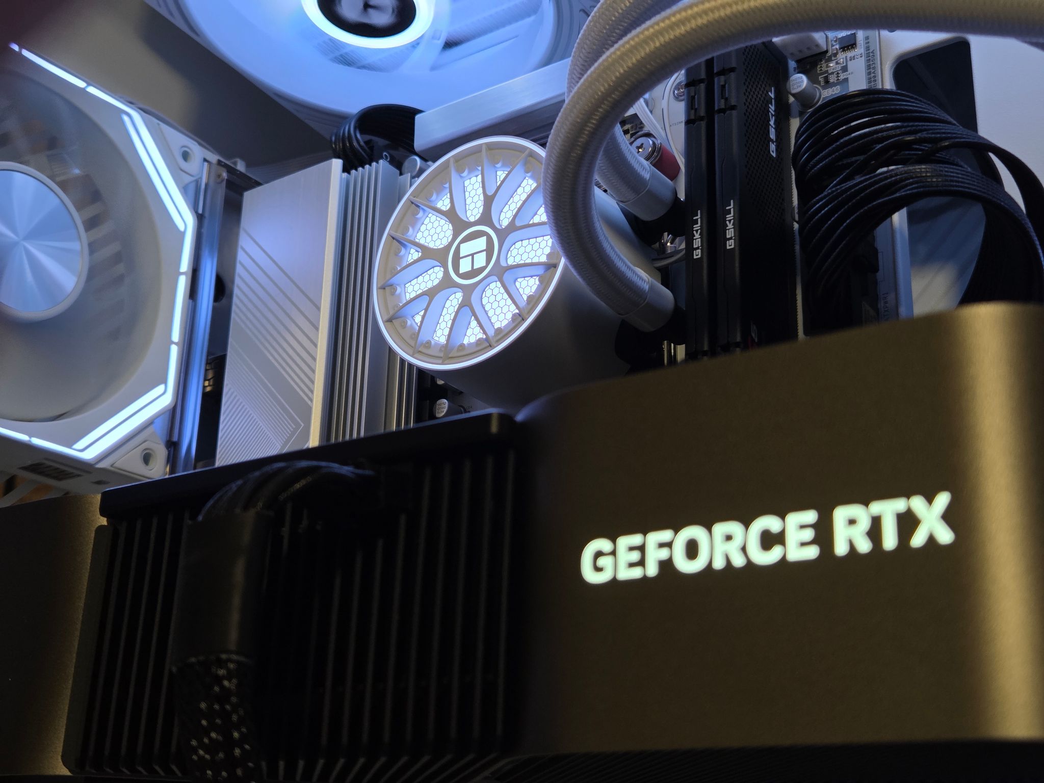 4K Gaming PC | 7800X3D | RTX 4080 16GB FE | Lian Li | 32GB DDR5 | 1TB NVME |Windows 11