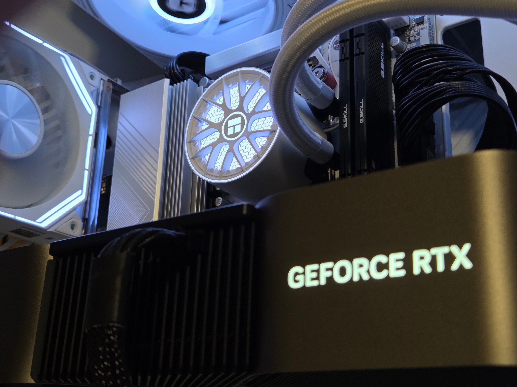 4K Gaming PC | 7800X3D | RTX 4080 16GB FE | Lian Li | 32GB DDR5 | 1TB NVME |Windows 11