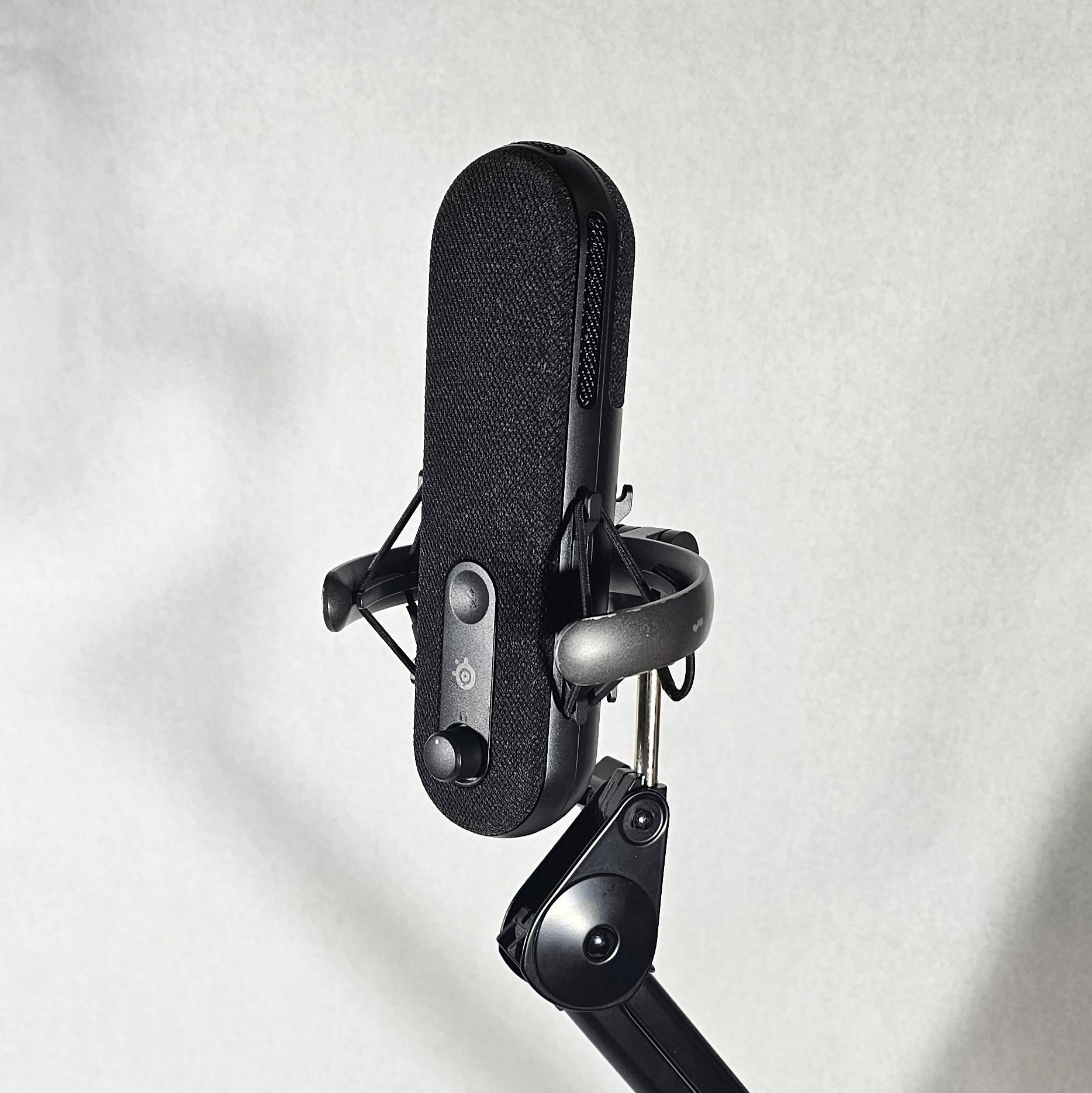 SteelSeries Alias Microphone and Samson MBA38 Arm Stand Clamp