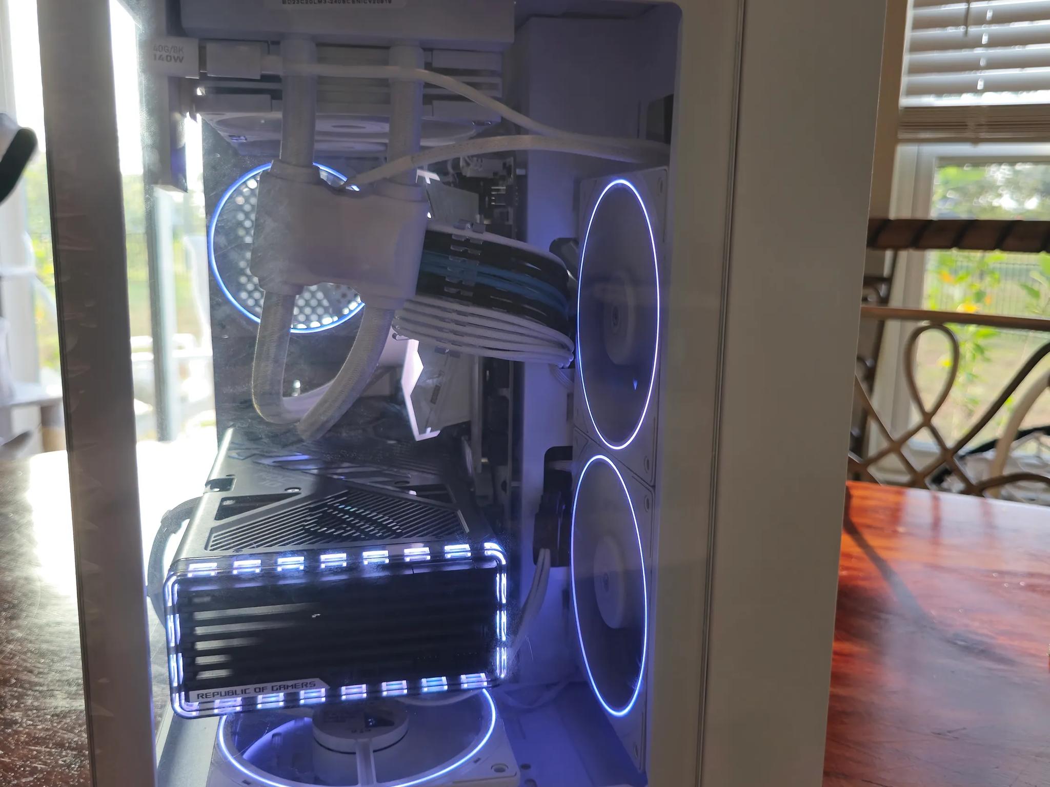 🧊Frostbyte v2🧊 Core i7 12700kf | Rog Strix Rtx 4070 ti | Lcd Screen Gaming pc