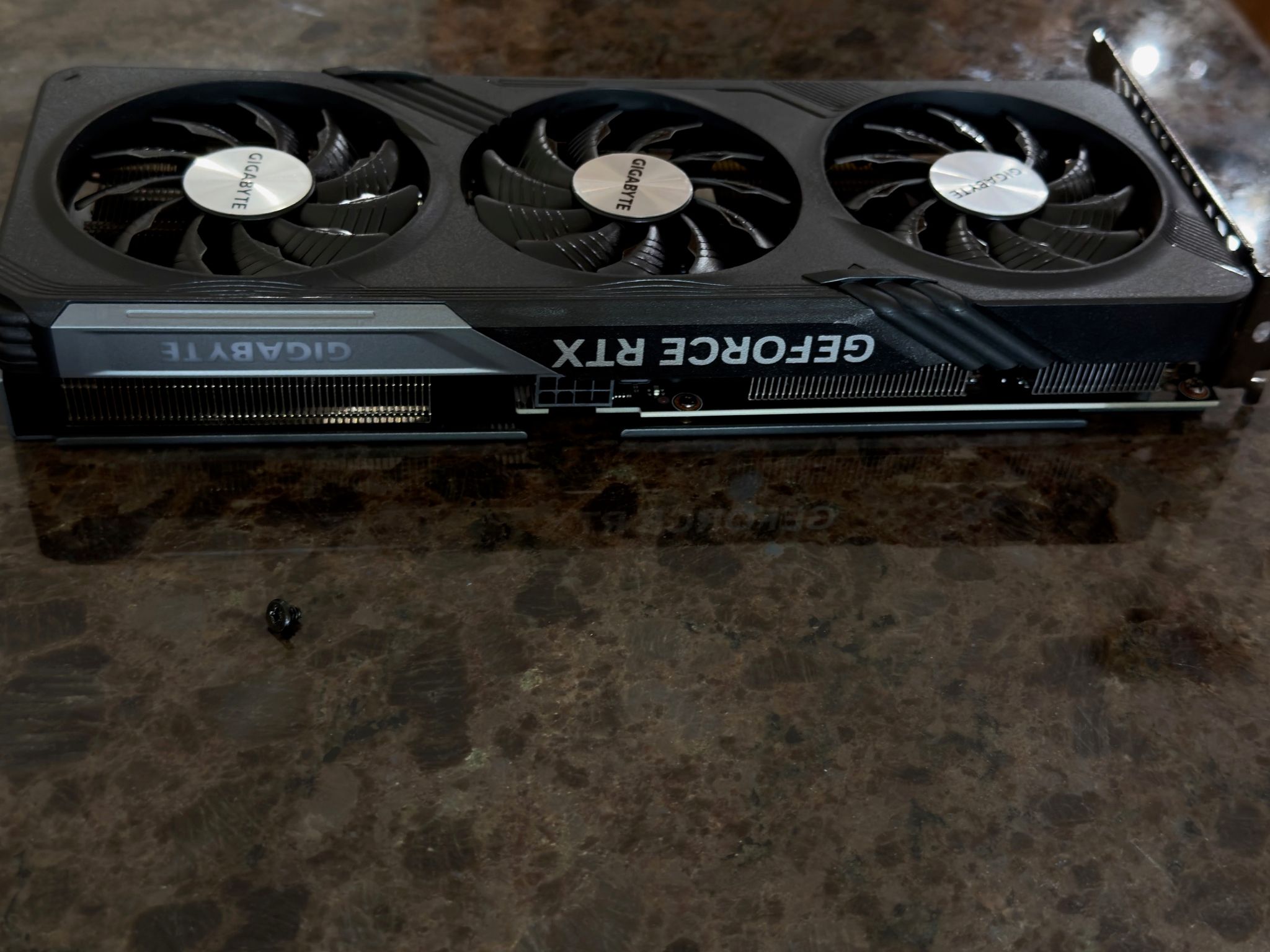 GIGABYTE GAMING OC GeForce RTX 4060