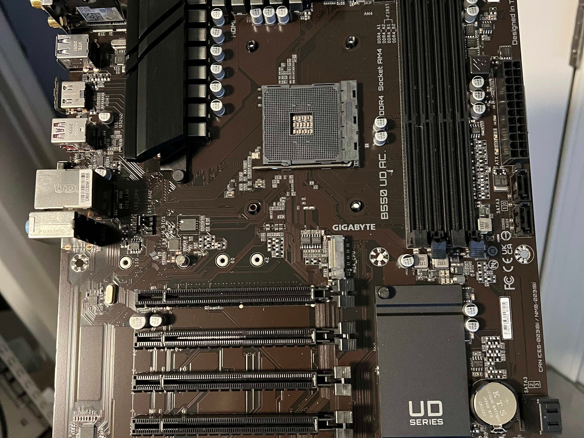 Gigabyte B550 UD AC 