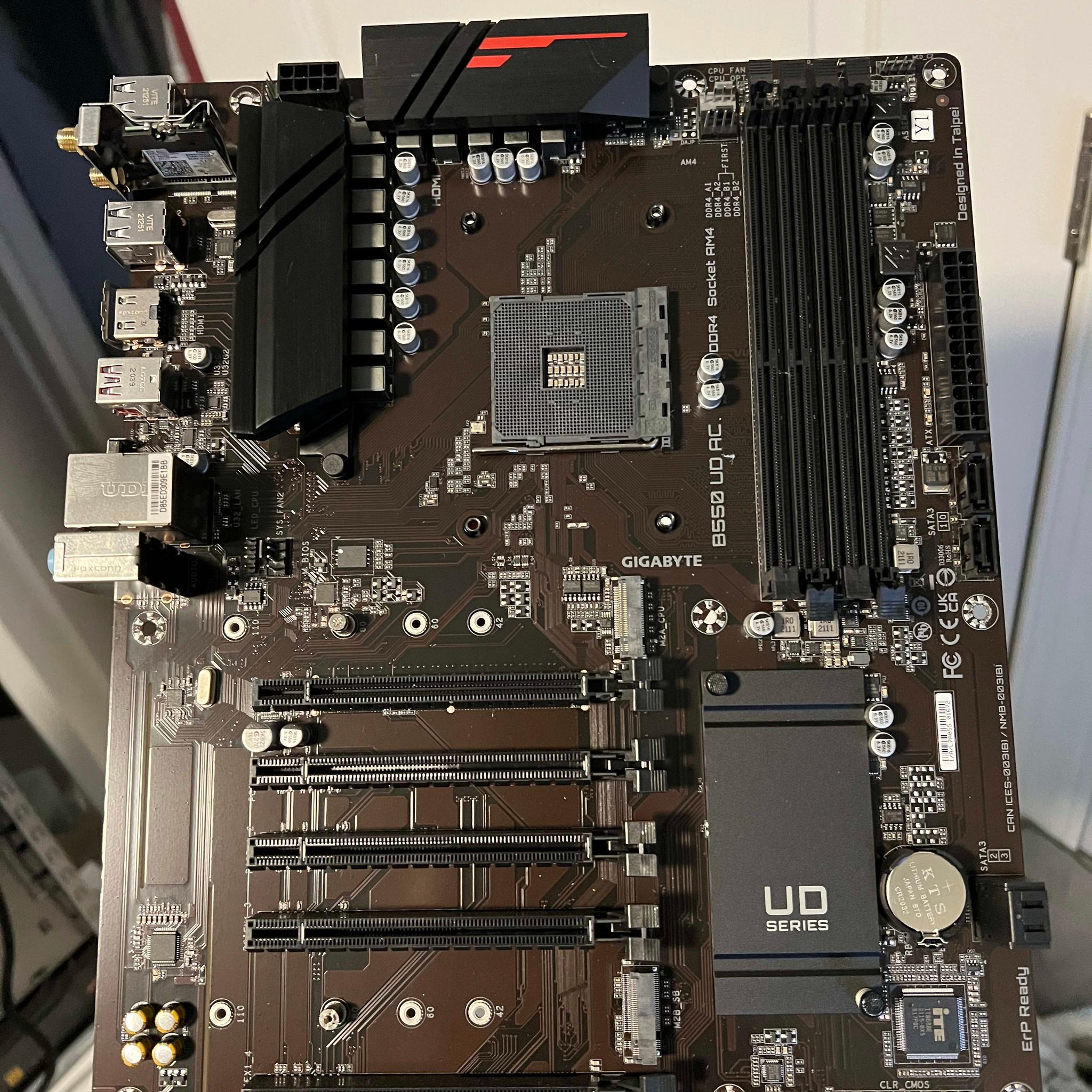 Gigabyte B550 UD AC 