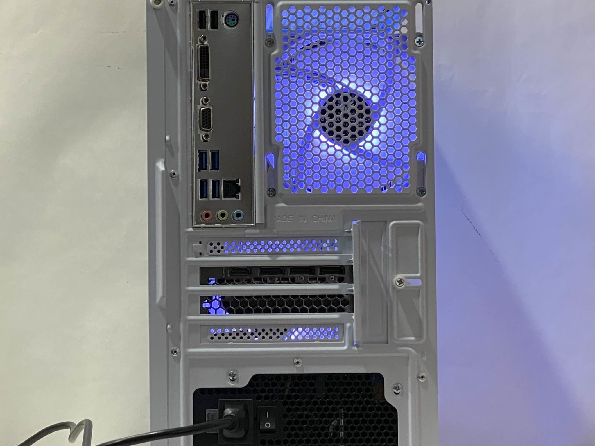 RTX 3060 Ti, Ryzen 5 3600, 16GB DDR4, 1TB SSD, WiFi - Gaming PC