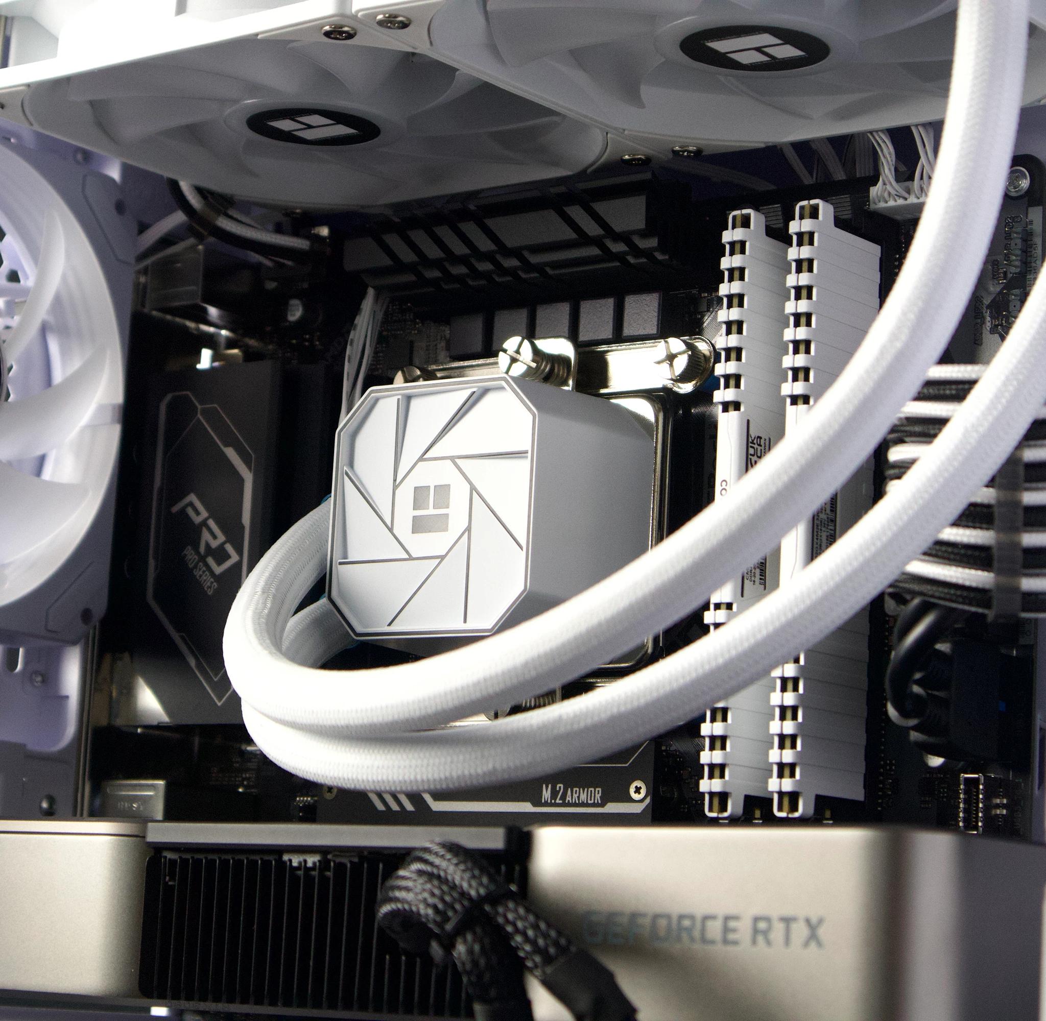 💜🤍💜 RTX 3080 ⚪ Intel i5-12600KF 🟣 32GB RAM ⚪ 1TB NVMe