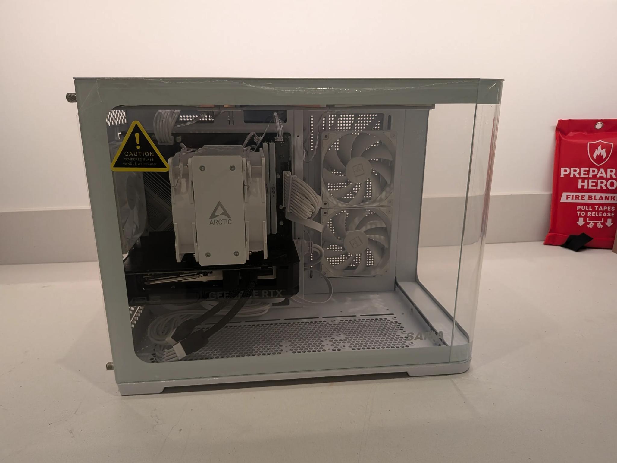 White Gaming PC - Ryzen 7600X, RTX 4070 Super, 32 GB DDR5, 1 TB