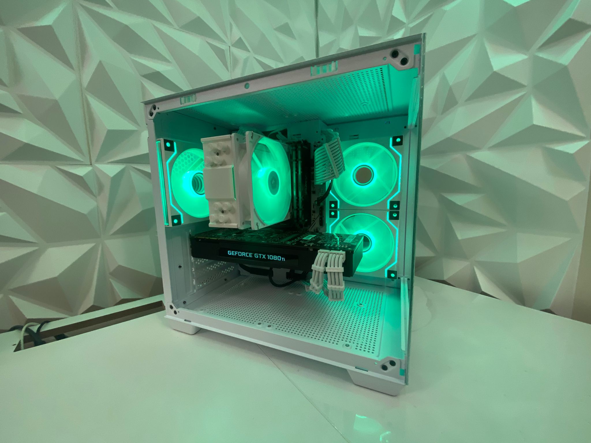 🎅🎅 White Elite Build – Ryzen 5 3600 + GTX 1080 Ti 11GB | 1080p/1440p High FPS Ready