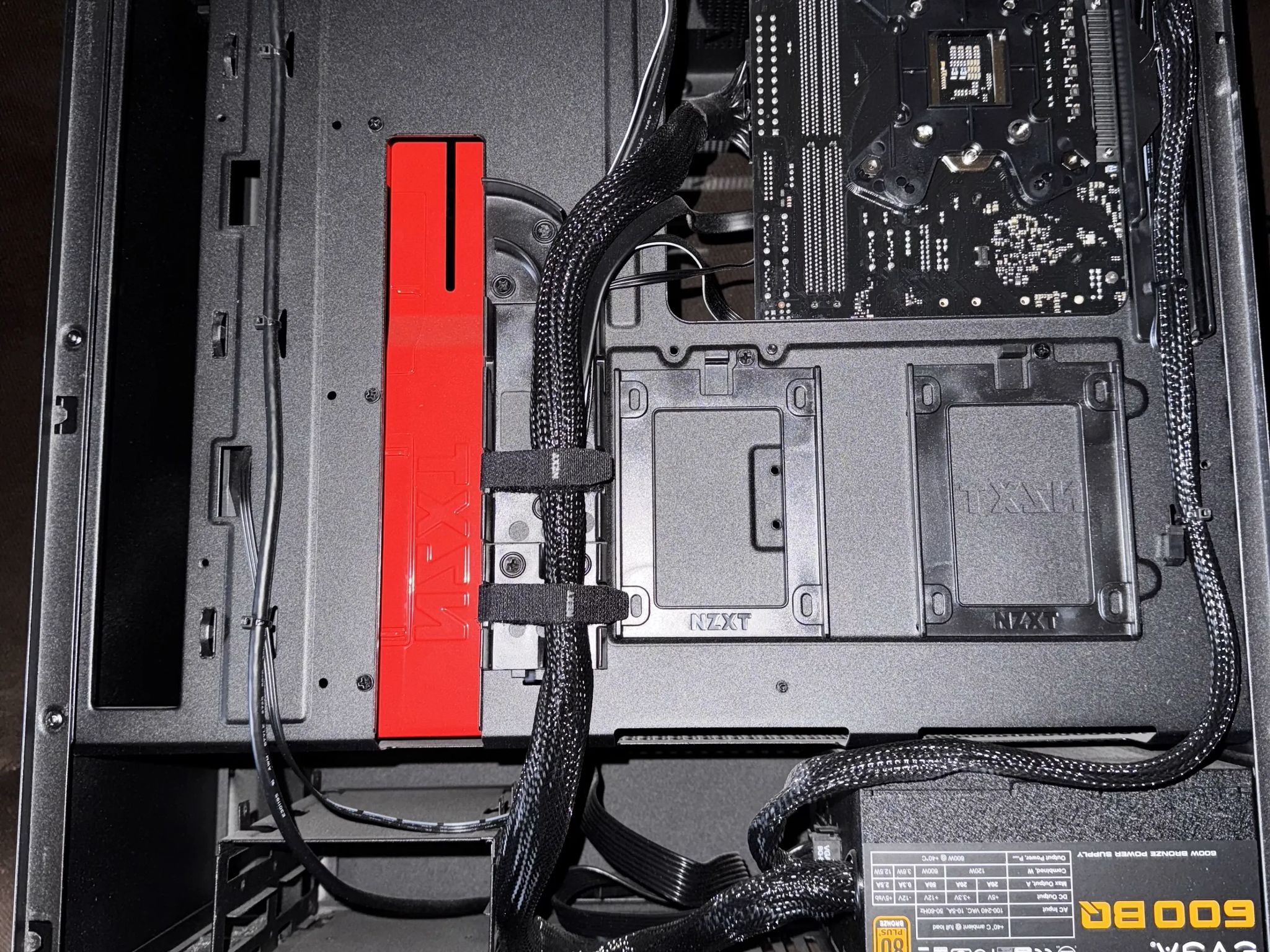 Gaming PC - 2070 Super, Intel i5-9600k, 16 GB RAM 3000 MHz, Intel 660p 1TB SSD