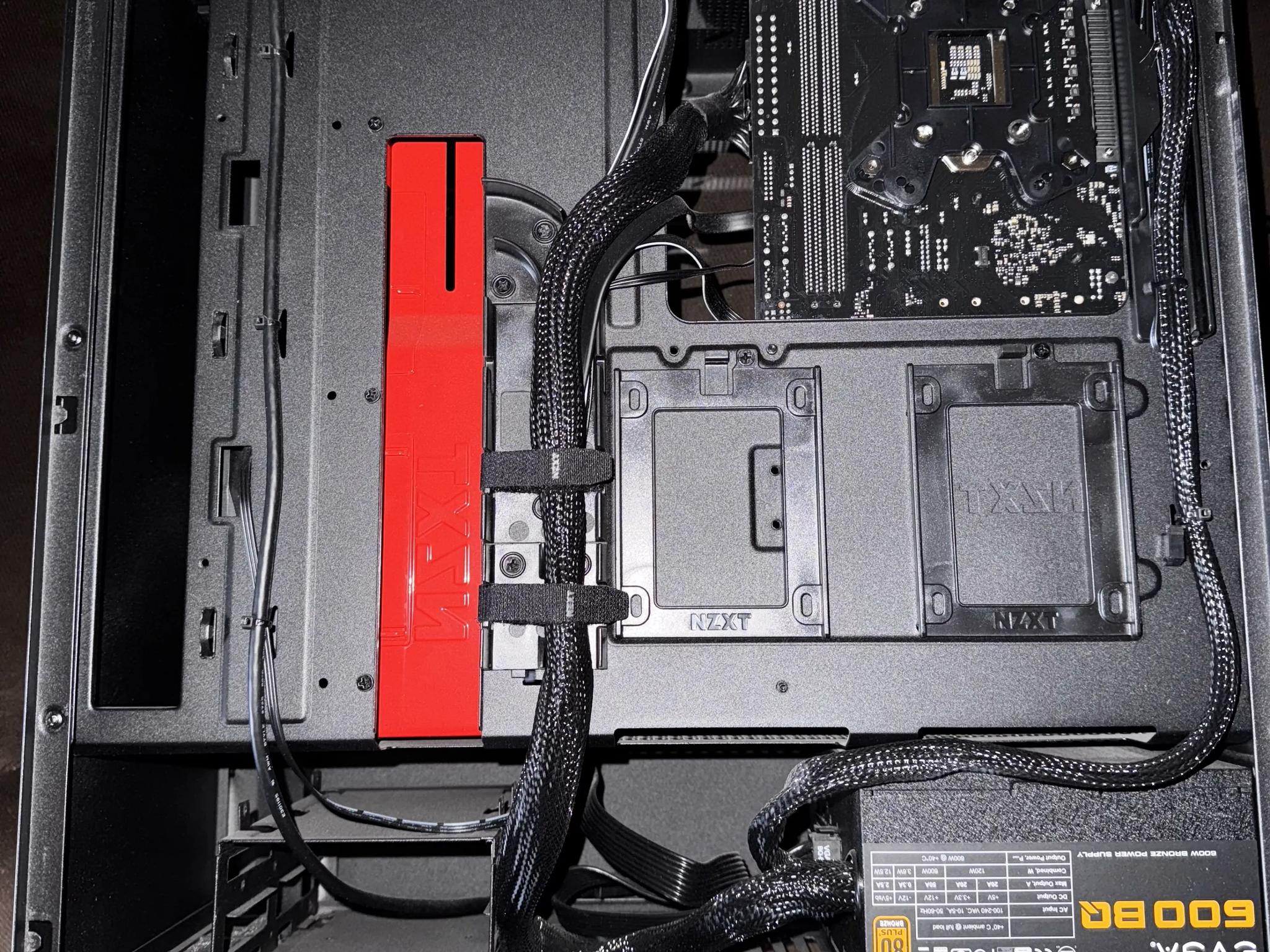 Gaming PC - 2070 Super, Intel i5-9600k, 16 GB RAM 3000 MHz, Intel 660p 1TB SSD
