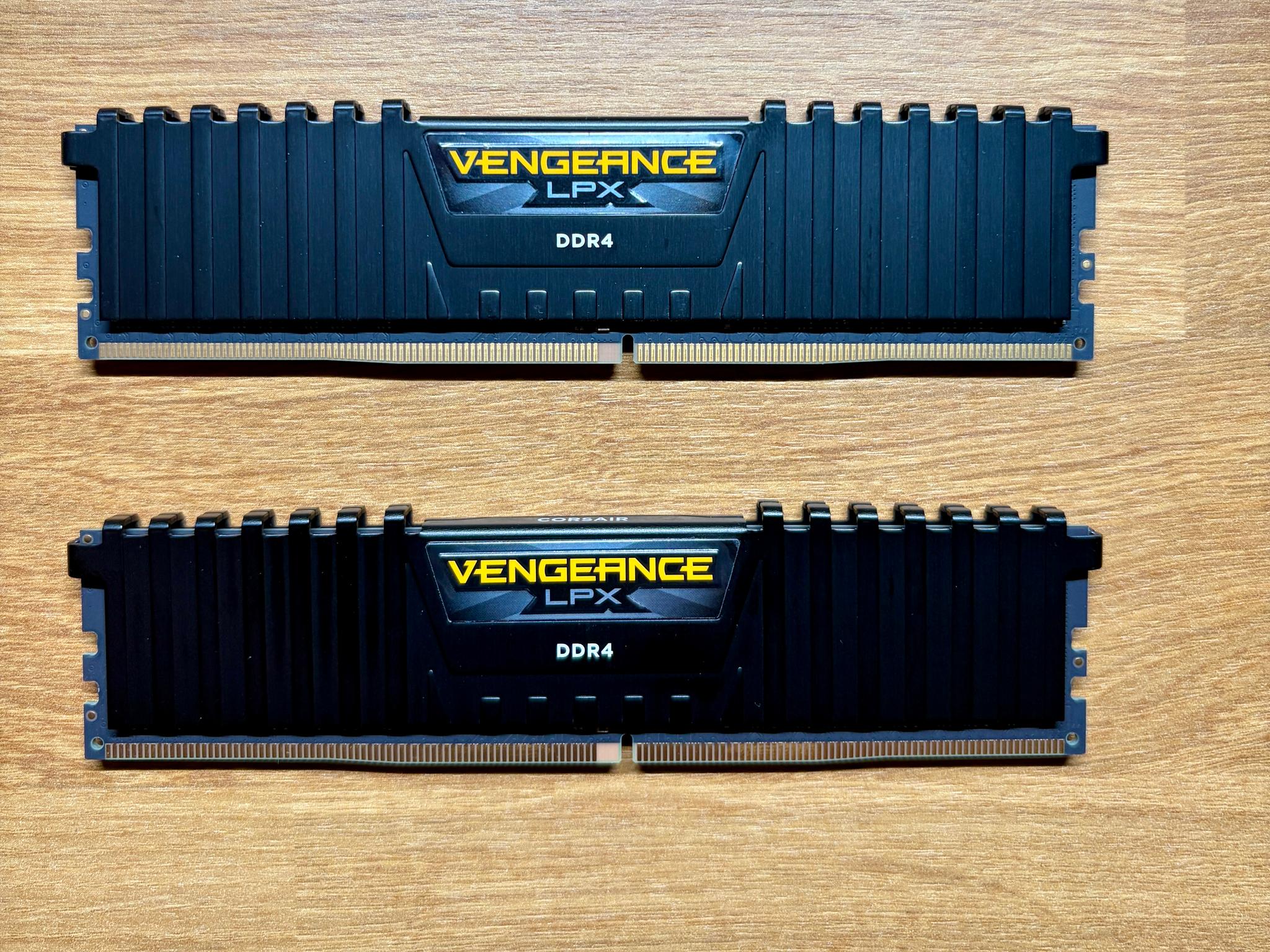CORSAIR Vengeance LPX DDR4 RAM 32GB (2x16GB) in BLACK