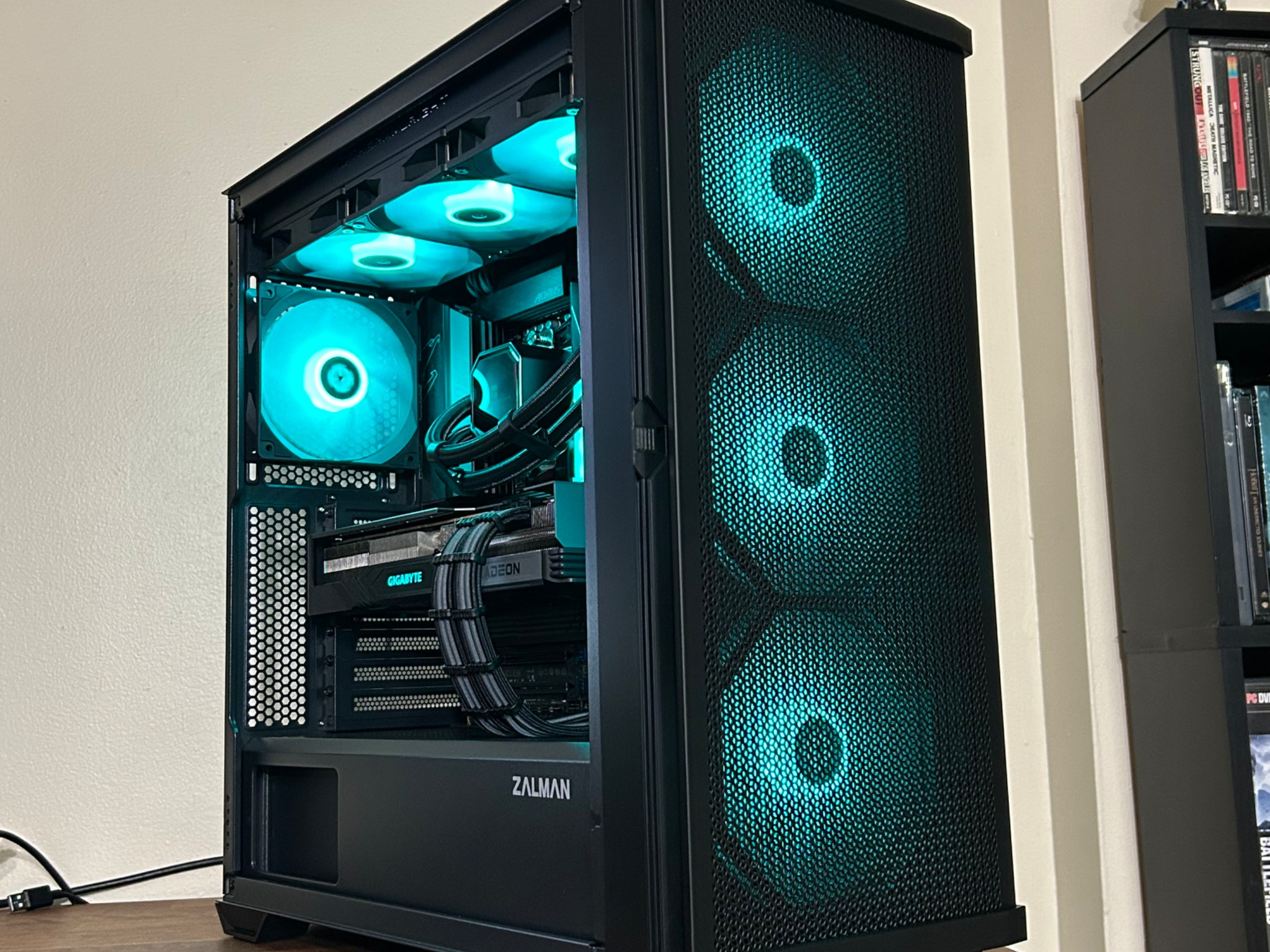 RX 7800XT 16GB | Ryzen 5 9600X | 1TB SSD | 32GB DDR5 6000MT/s | The Wingman RX