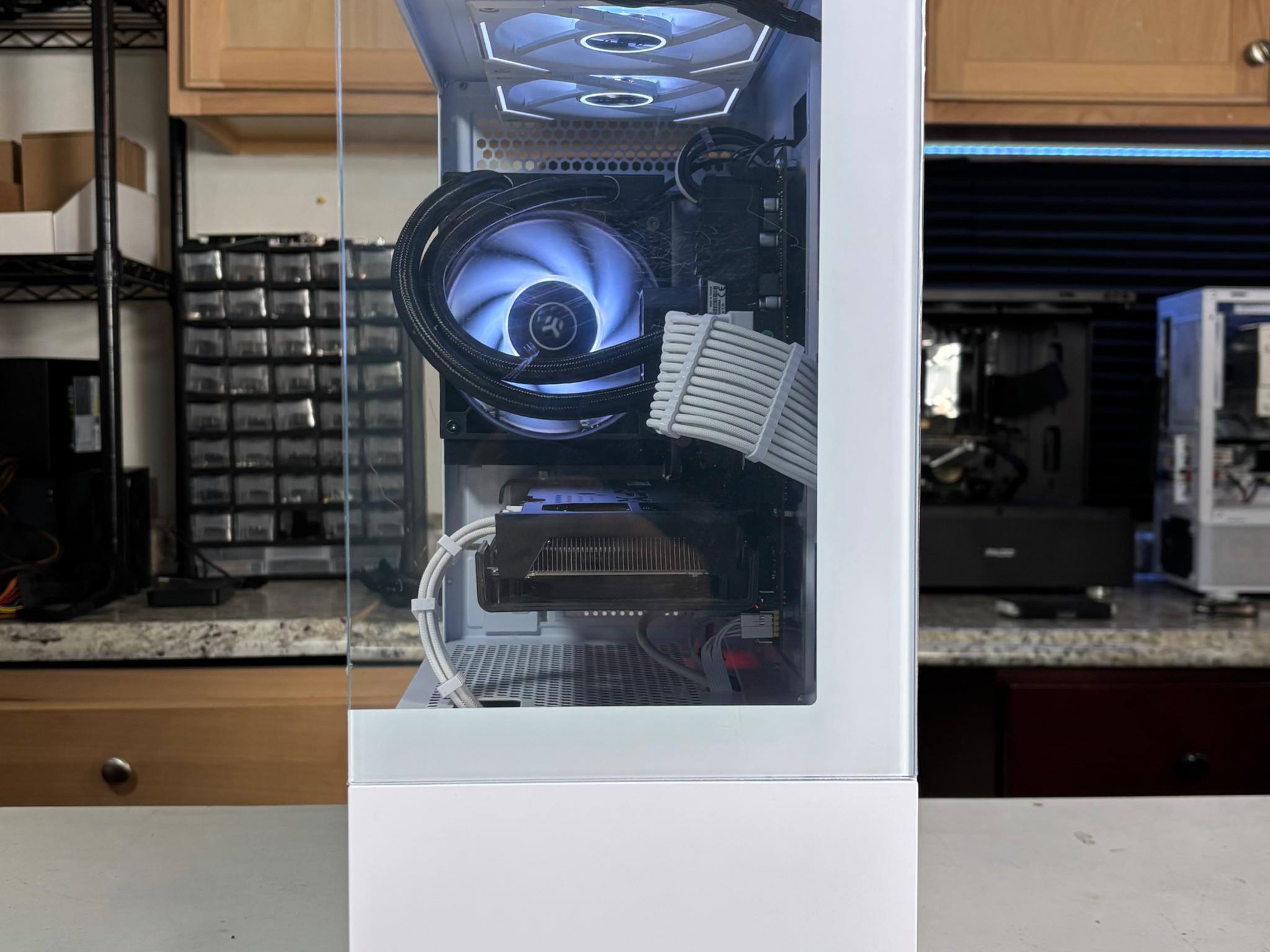 ⚫️⚪️ | Ryzen 5 3600 + RX 6600 8GB | 16GB | WiFi INCLUDED