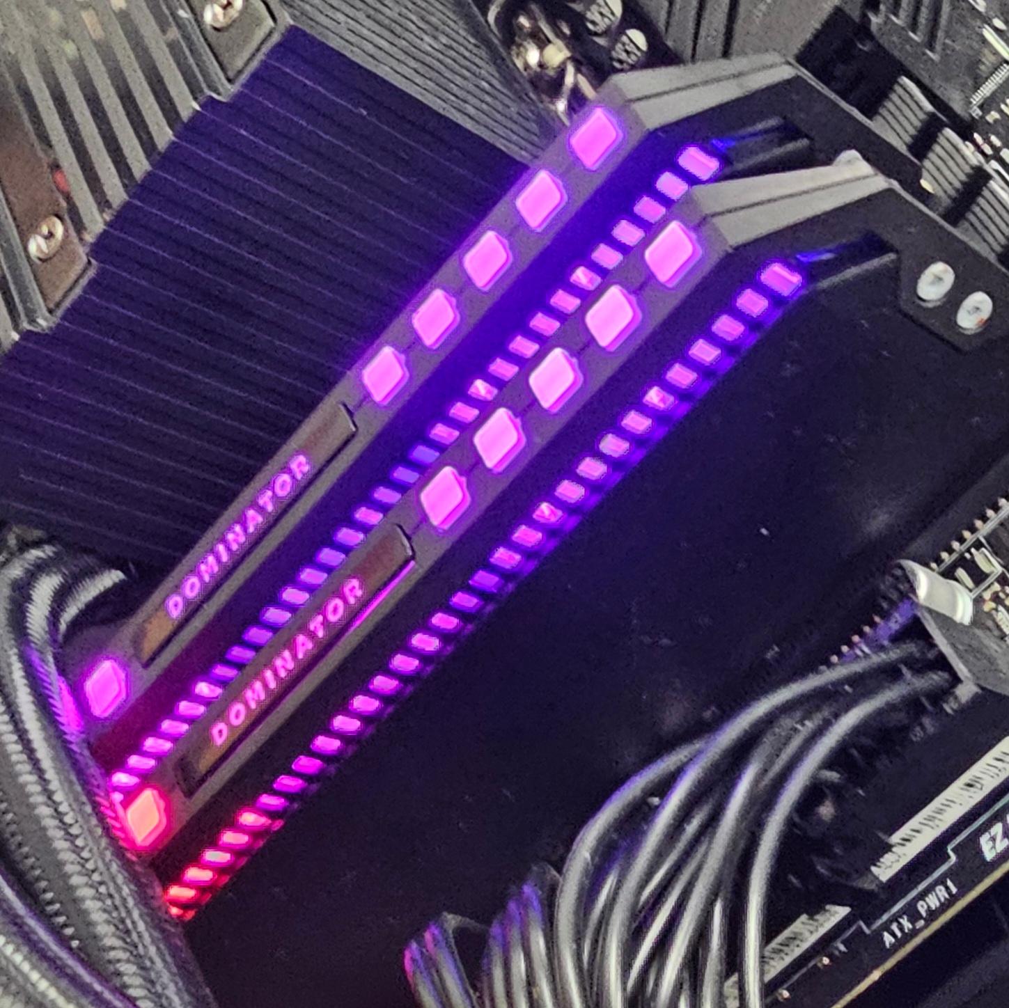 64GB DDR4 (2x32GB) CL16 3200MT/s Corsair Dominator Platinum