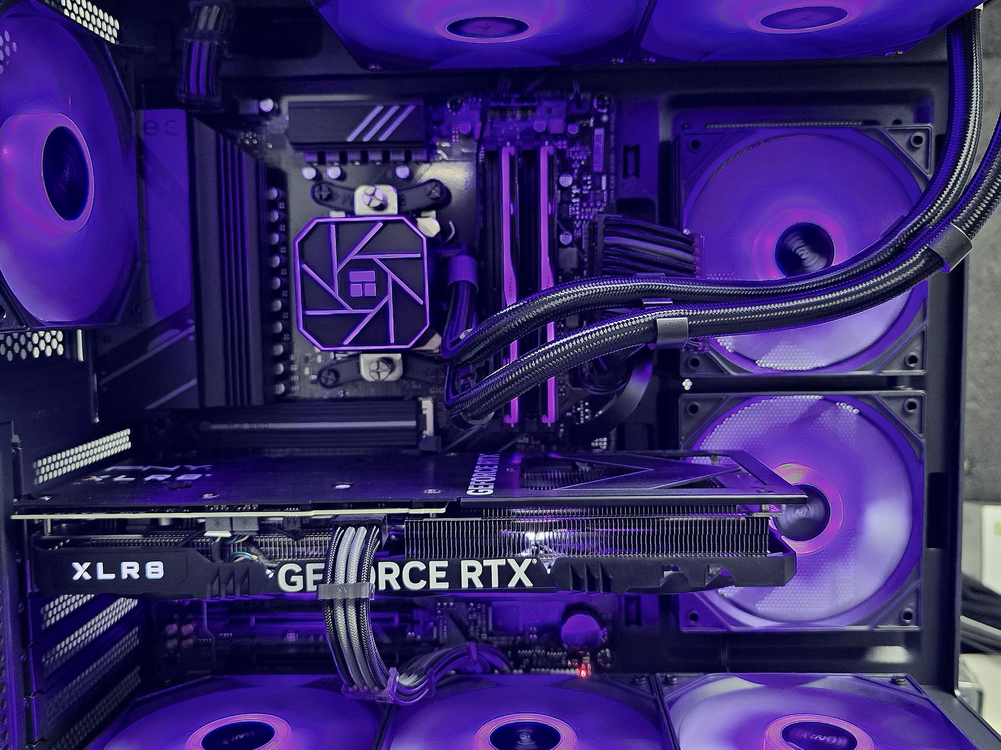 🟣⚫1440P CUSTOM AM5 PC | RTX 4070 OC | RYZEN 5 7500f | 32GB RAM | OKINOS AQUA 7 CASE⚫🟣