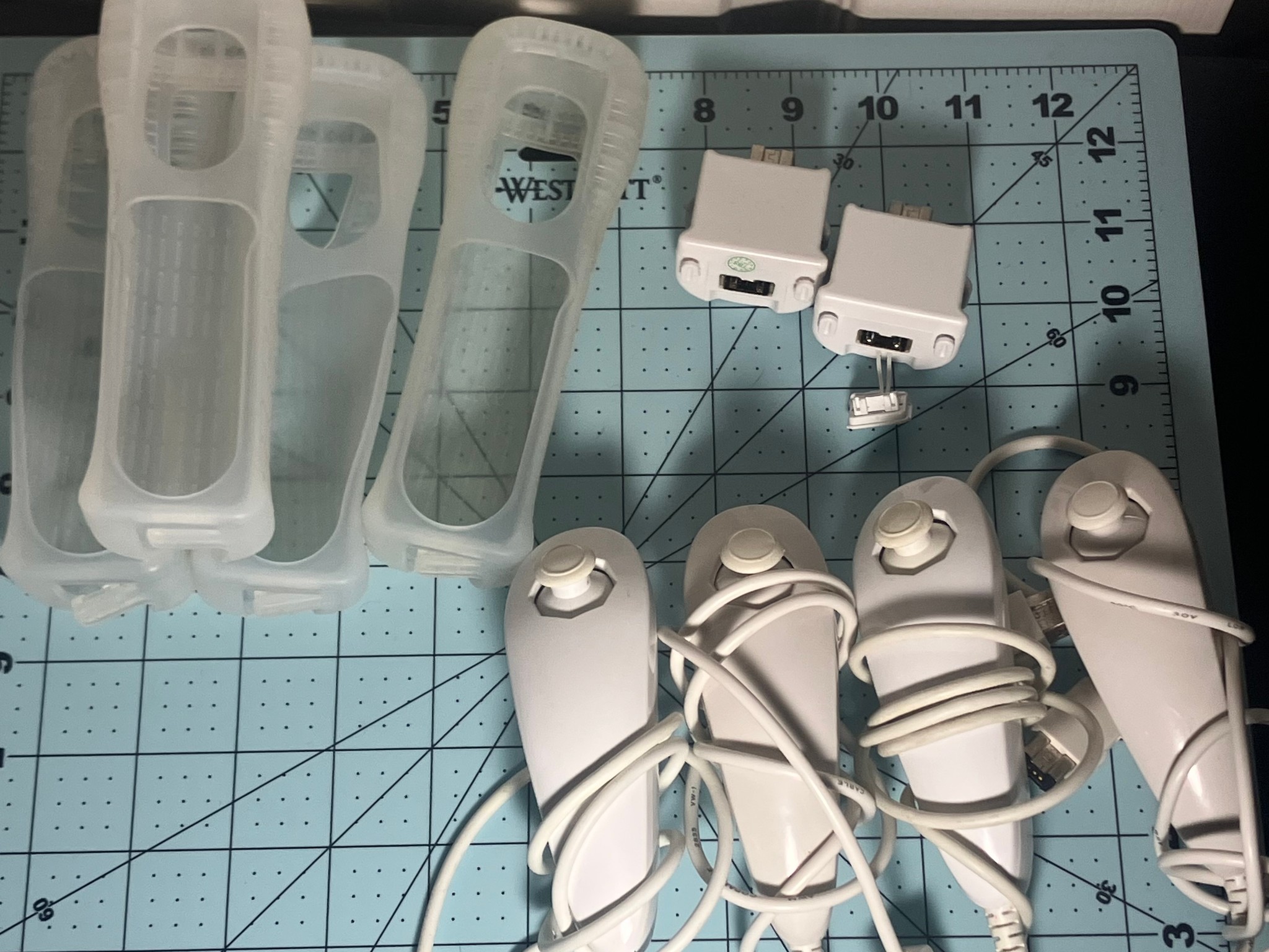 HOLIDAY SALE! Nintendo Wii 128 GB w/ 32 GB SD card