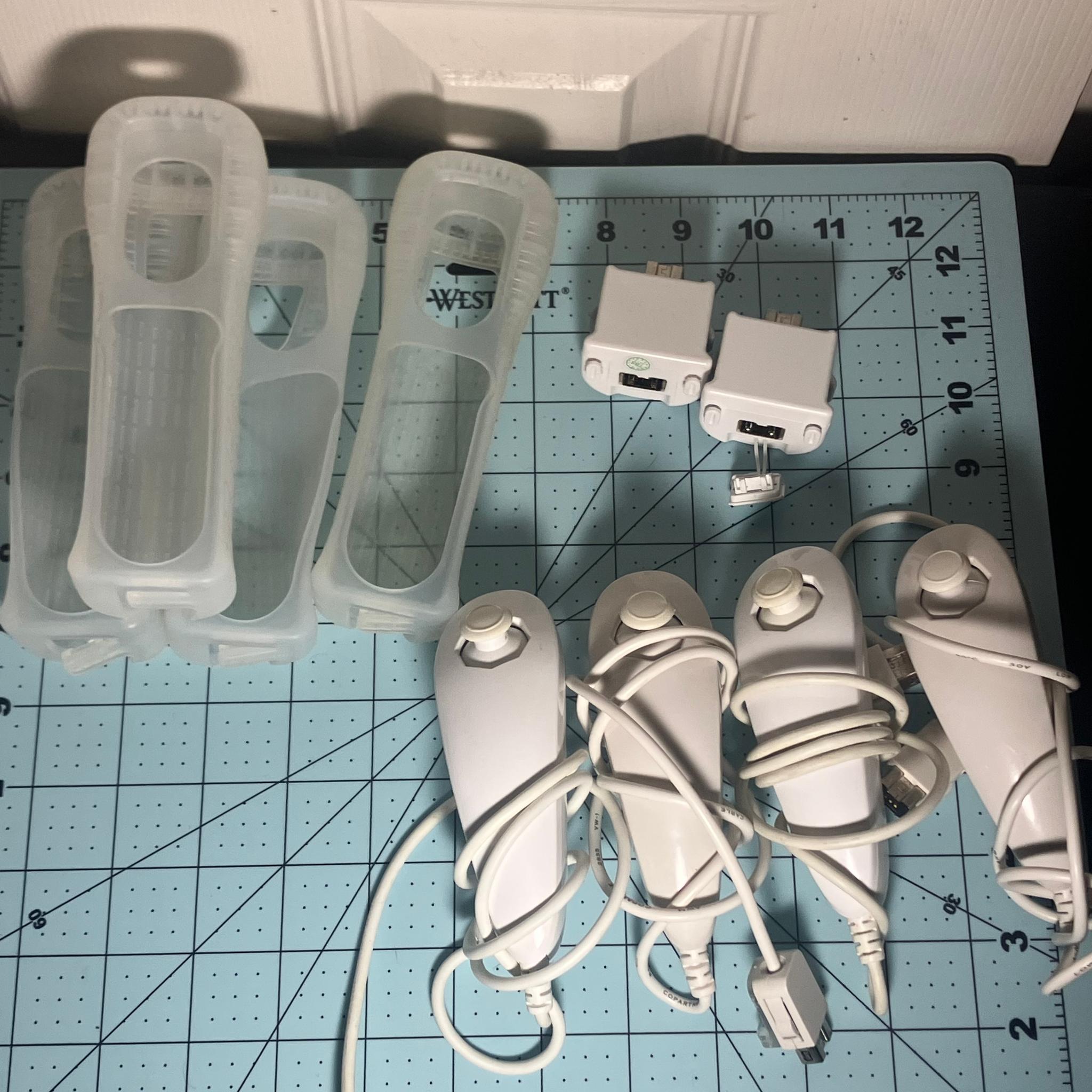 HOLIDAY SALE! Nintendo Wii 128 GB w/ 32 GB SD card