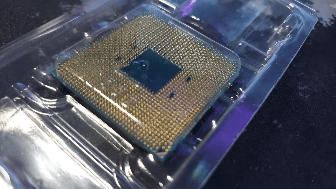 AMD Ryzen 5 2600X 3.6 GHz 6-Core Processor