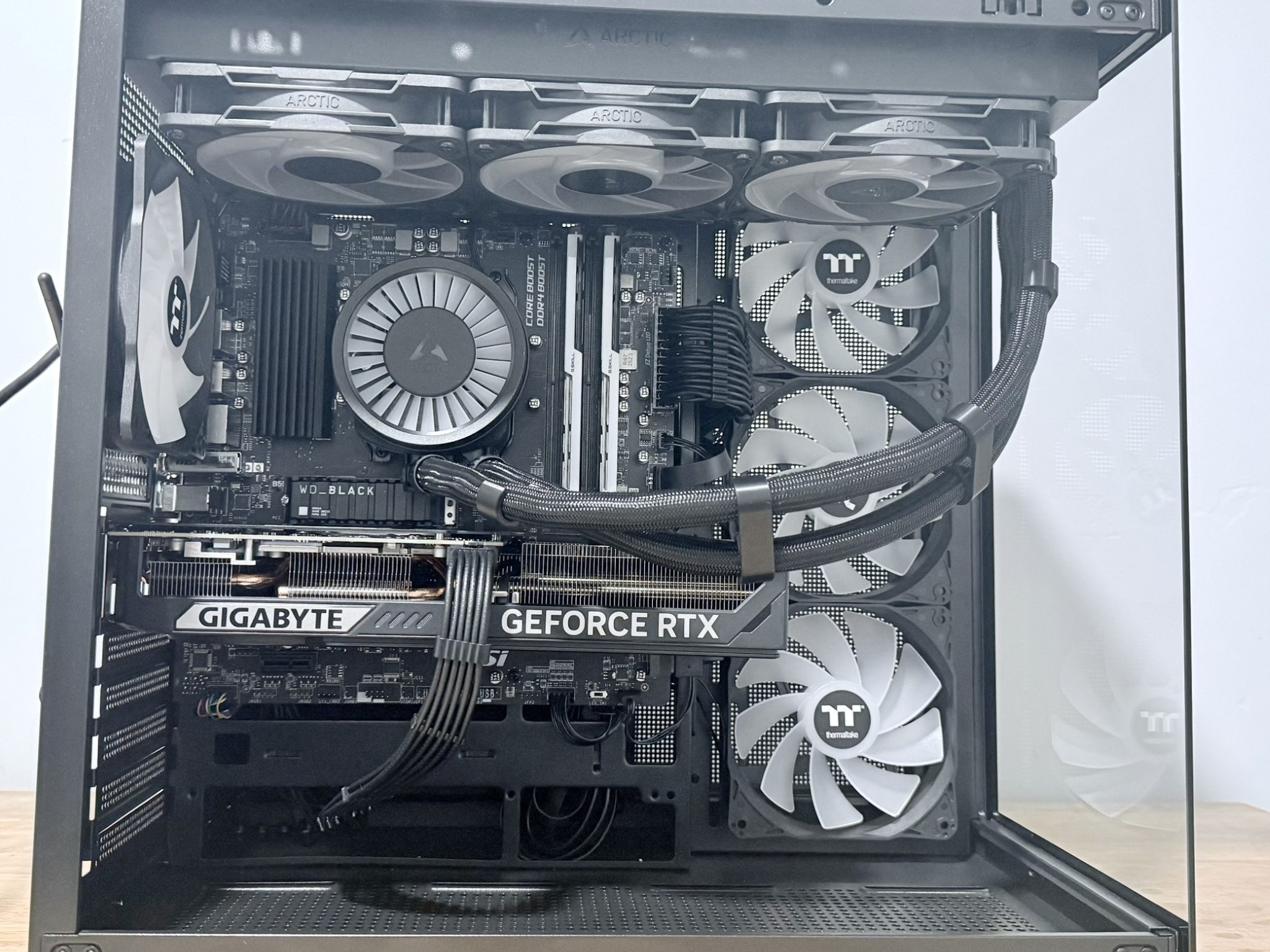 Thermaltake 380 GeForce RTX 5070 OC 12GB