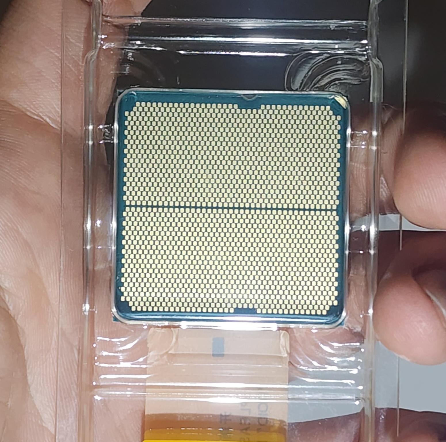 Ryzen 5 7500F  **Sealed in clamshell**